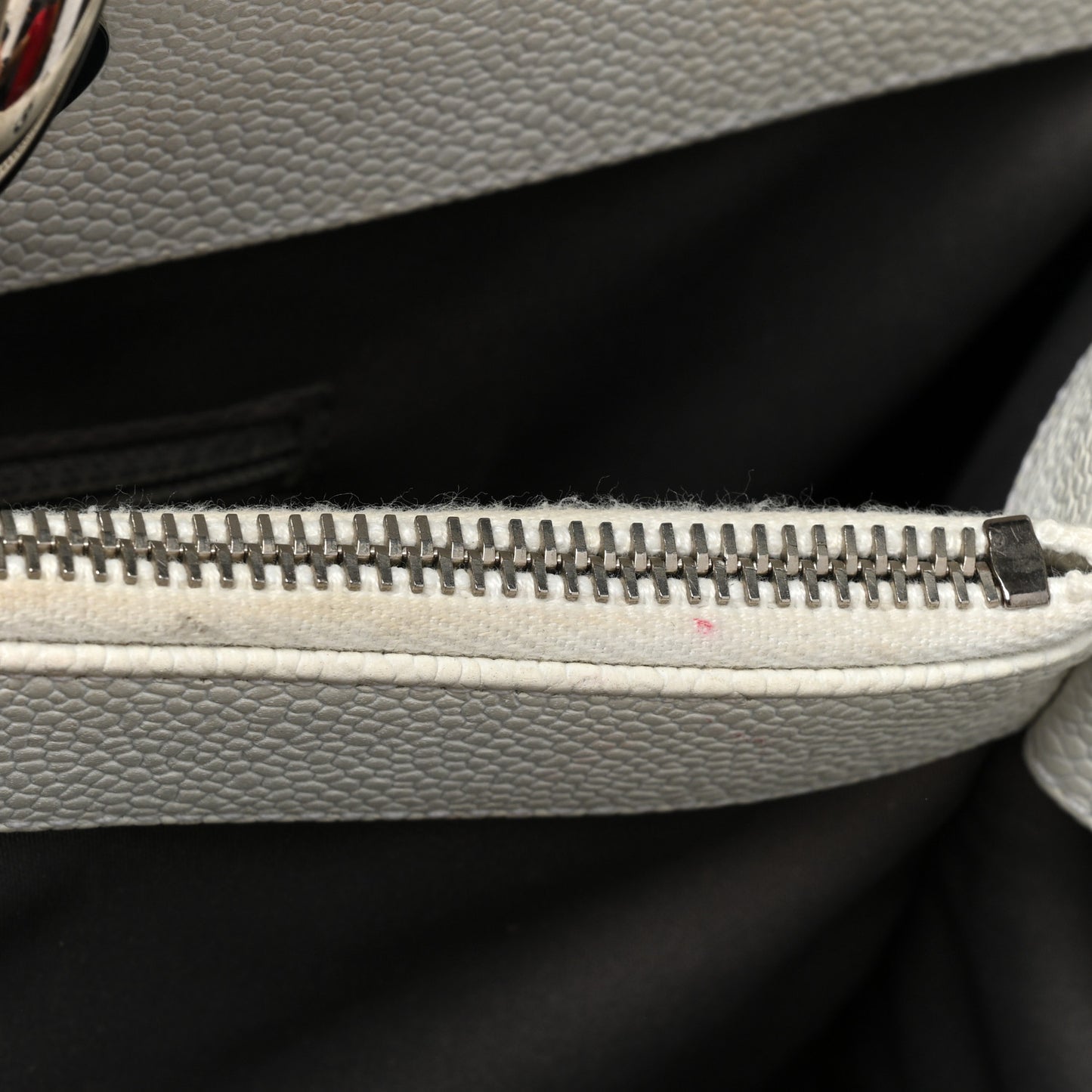 Caviar Quilted XL Grand Shopping Tote GST White