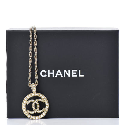Chanel Pearl CC Round Pendant Necklace Gold 6 of 6