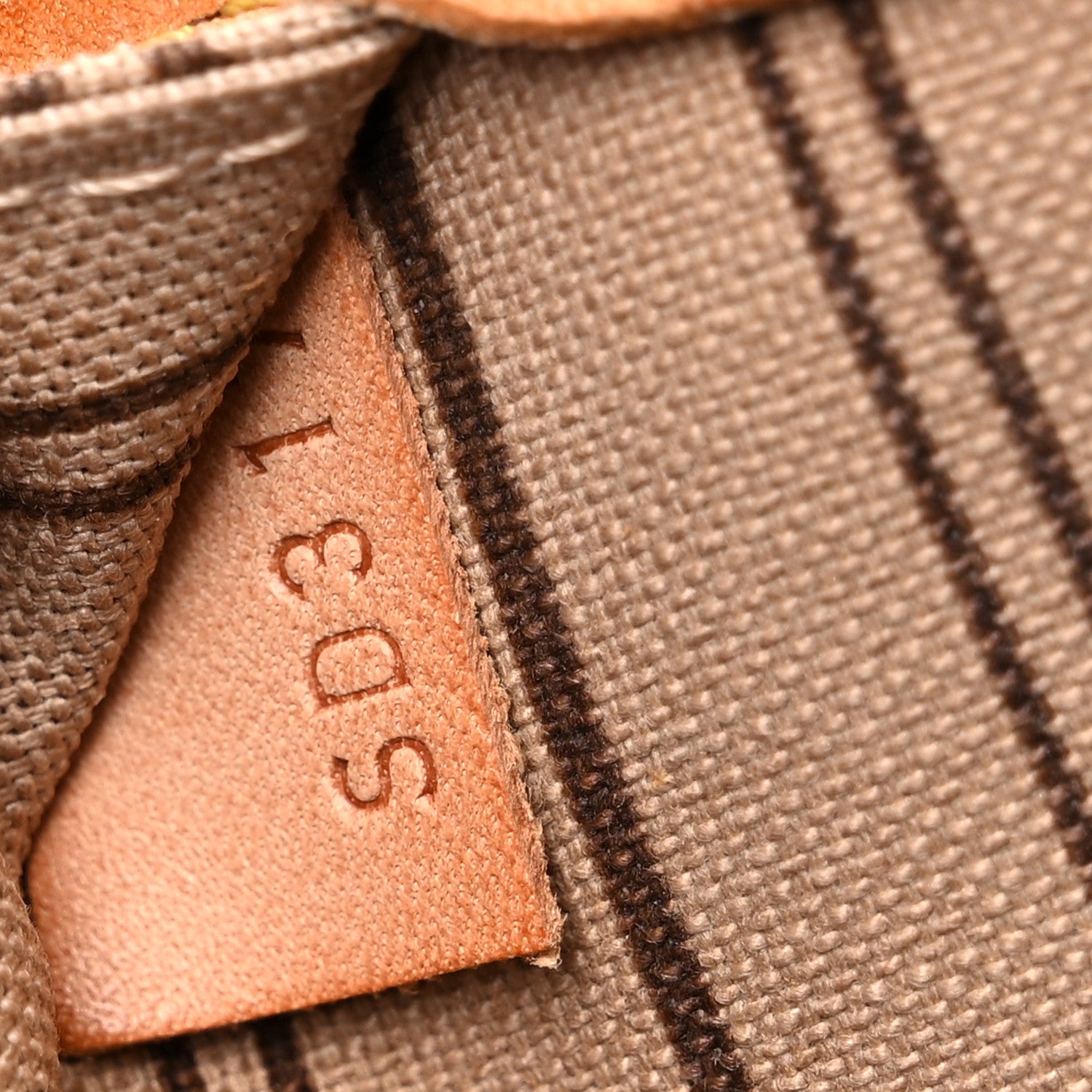 Louis Vuitton Monogram Neverfull MM 7 of 18