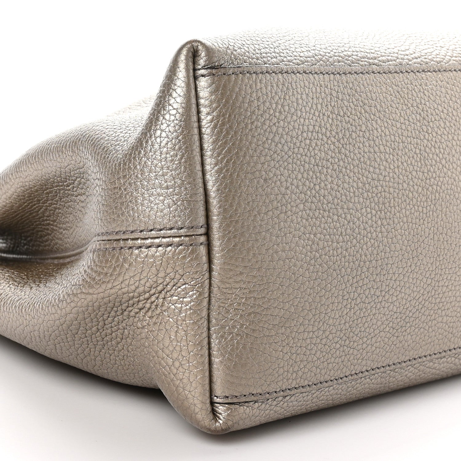 Gucci Metallic Pebbled Calfskin Medium Soho Chain Shoulder Bag Golden Beige 8 of 9