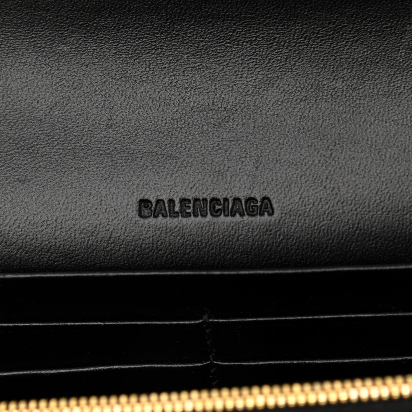 Extra Supple Calfskin Crocodile Embossed Gossip Wallet On Chain Black