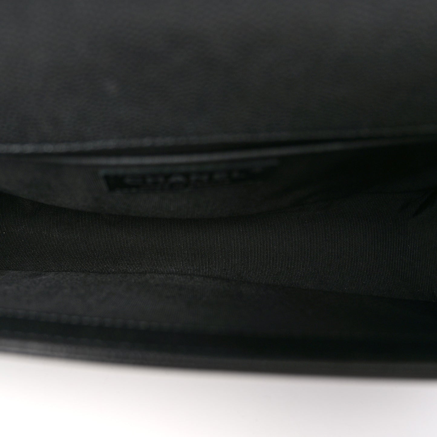 Caviar Quilted Medium Boy Flap So Black