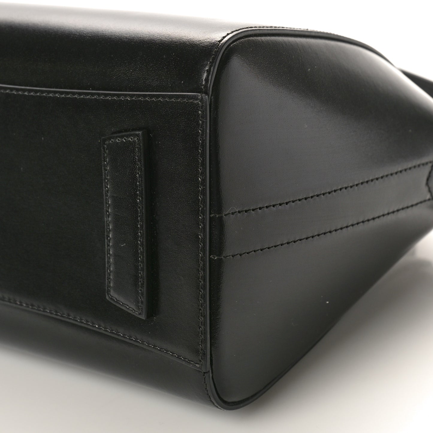 Shiny Lord Calfskin Small Antigona Black