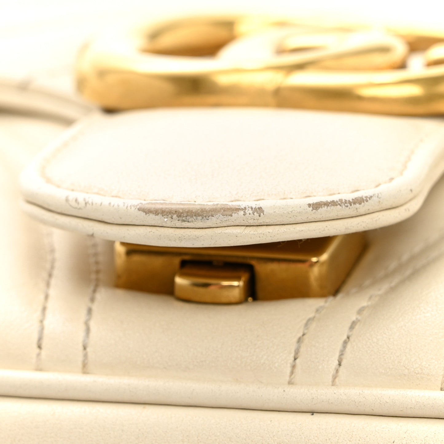 Calfskin Matelasse Small GG Marmont Shoulder Bag White