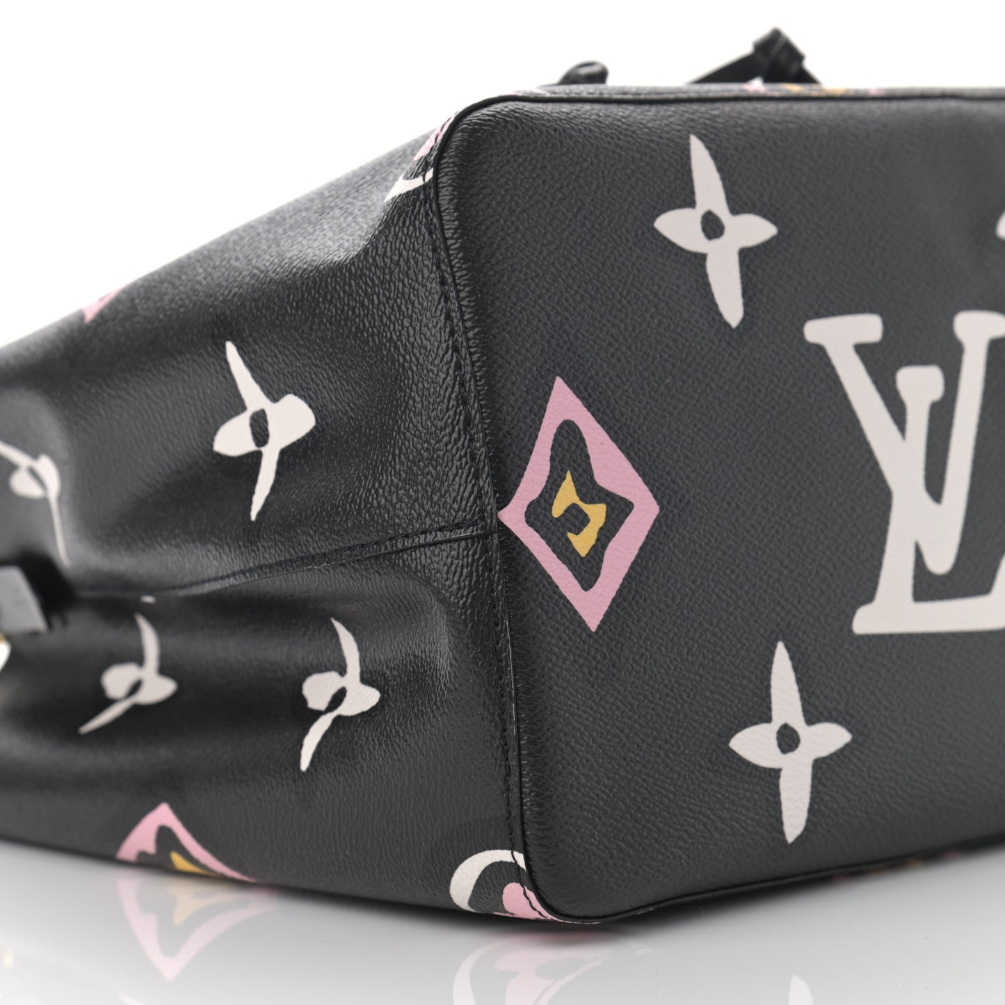 Monogram Giant Wild At Heart Neonoe MM Black