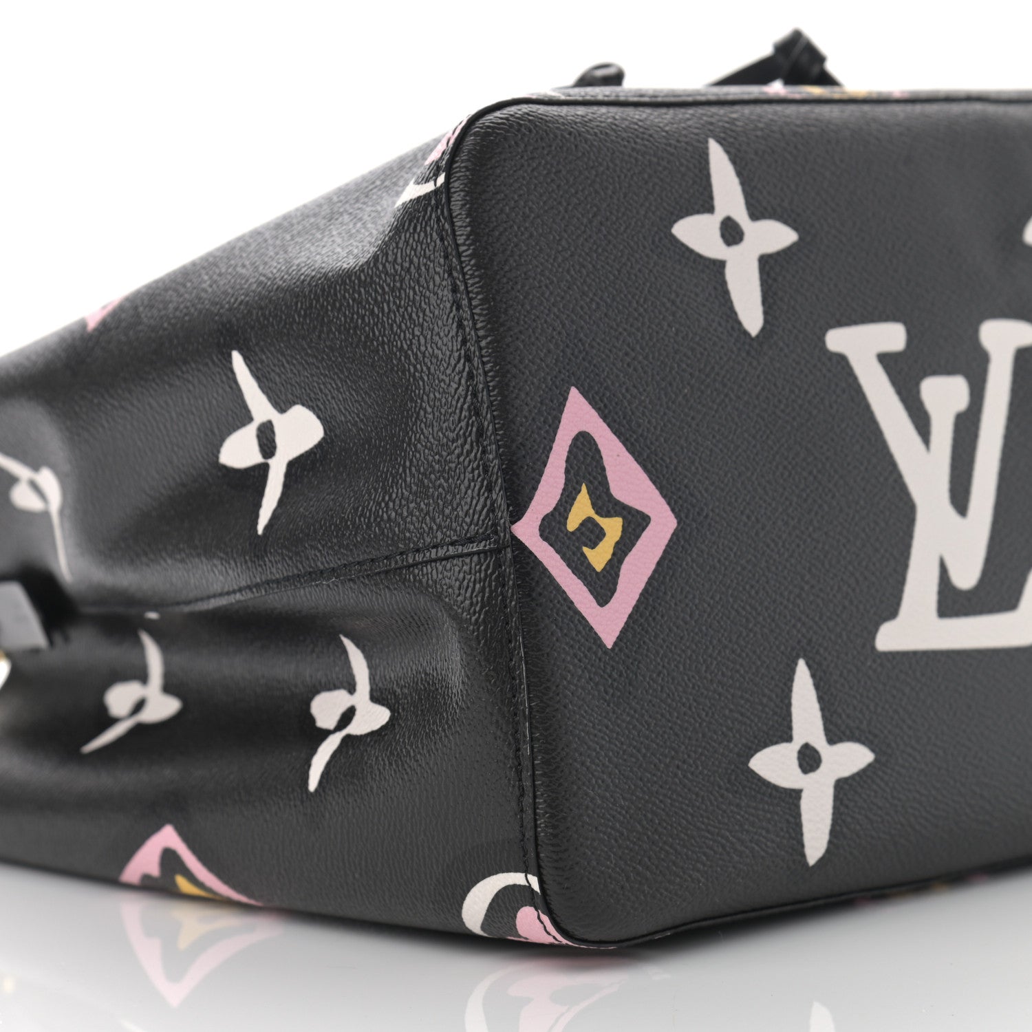 Louis Vuitton Monogram Giant Wild At Heart Neonoe MM Black 9 of 11