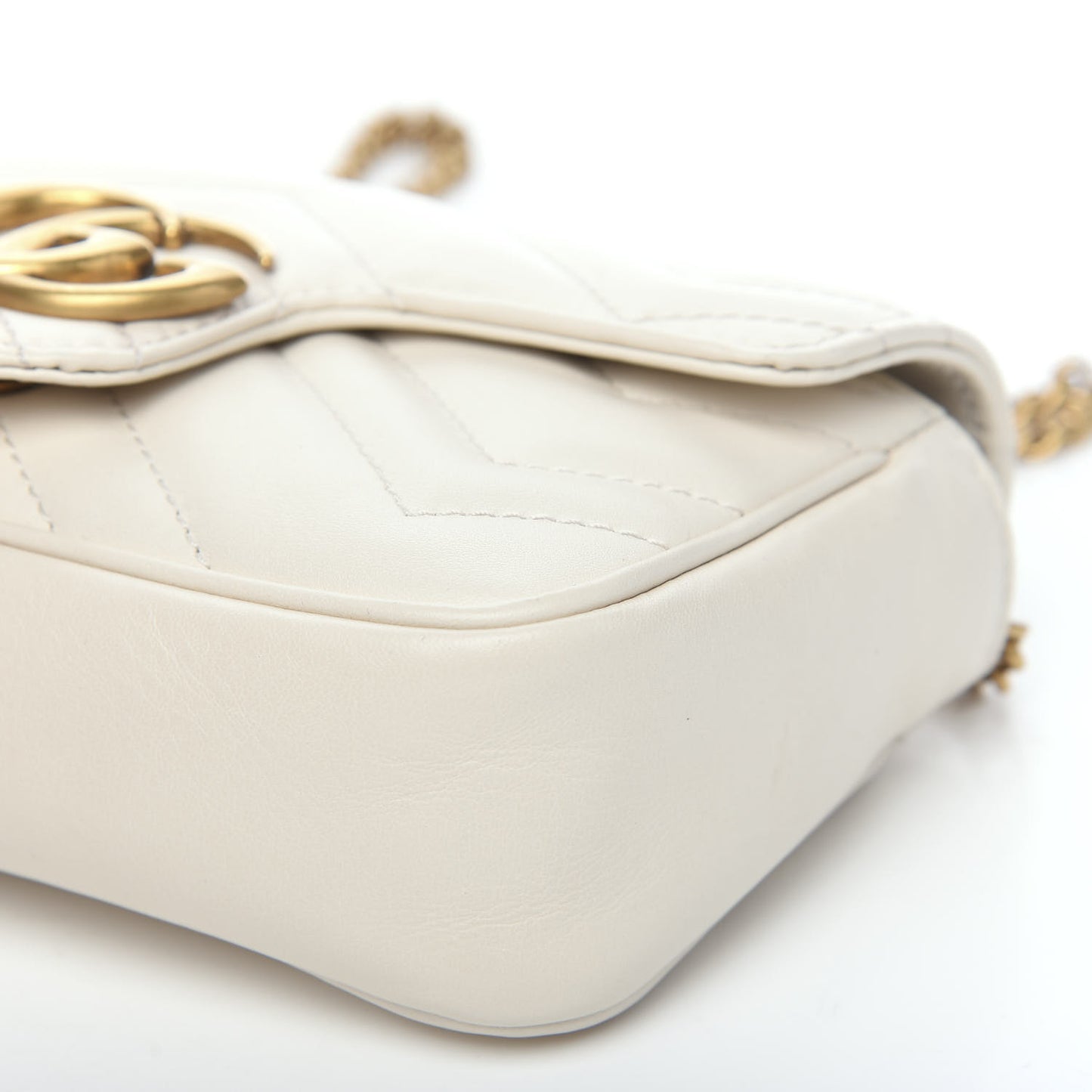 Calfskin Matelasse Super Mini GG Marmont Shoulder Bag White