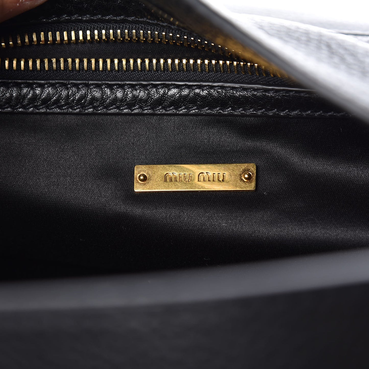 Vitello Daino Shoulder Bag Black