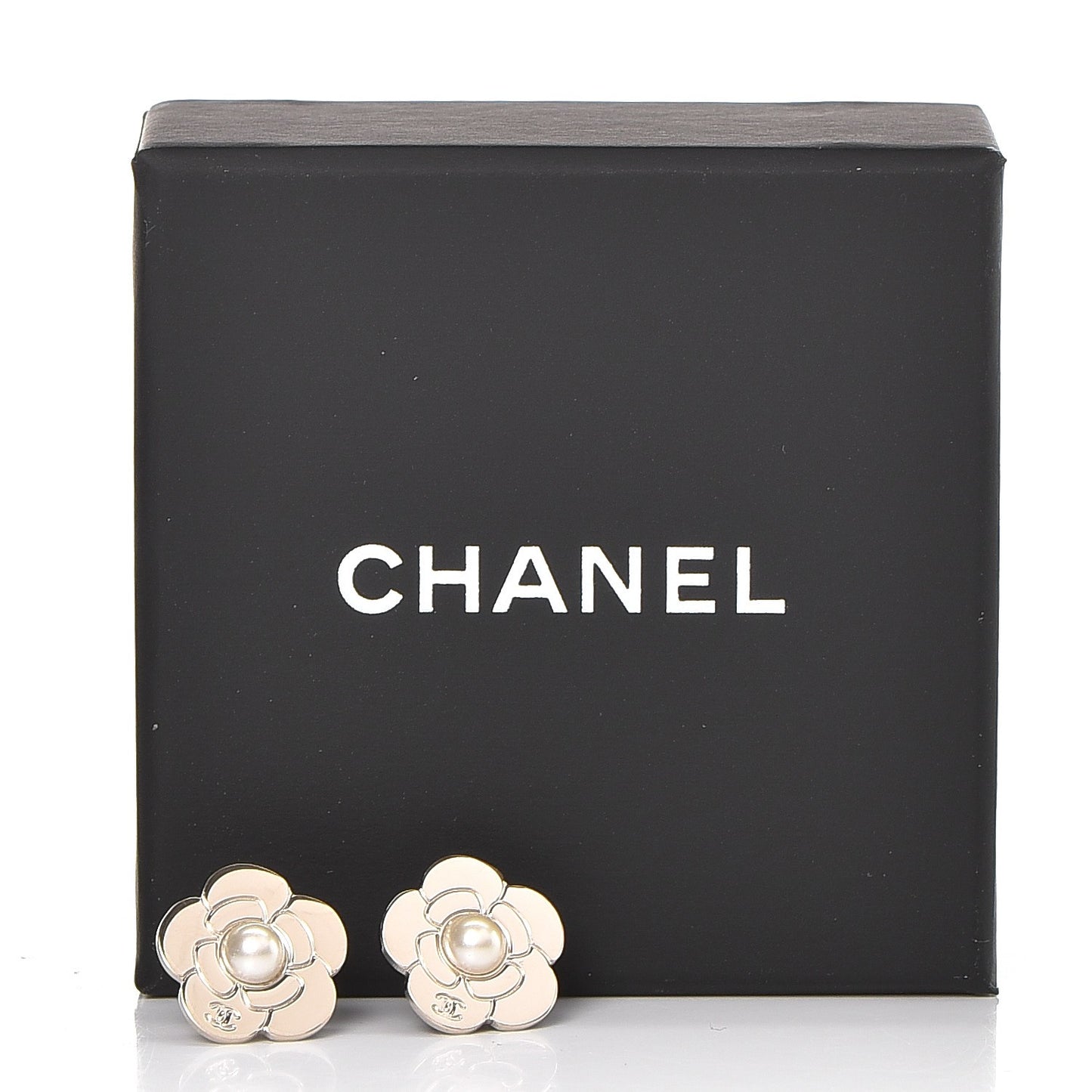 Pearl CC Camellia Earrings Gold