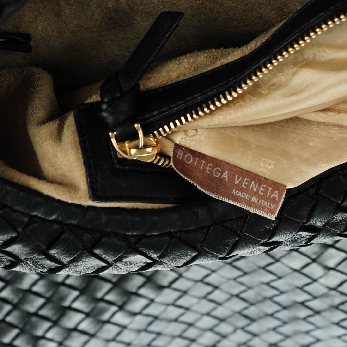 Nappa Intrecciato Large Veneta Hobo Nero Black
