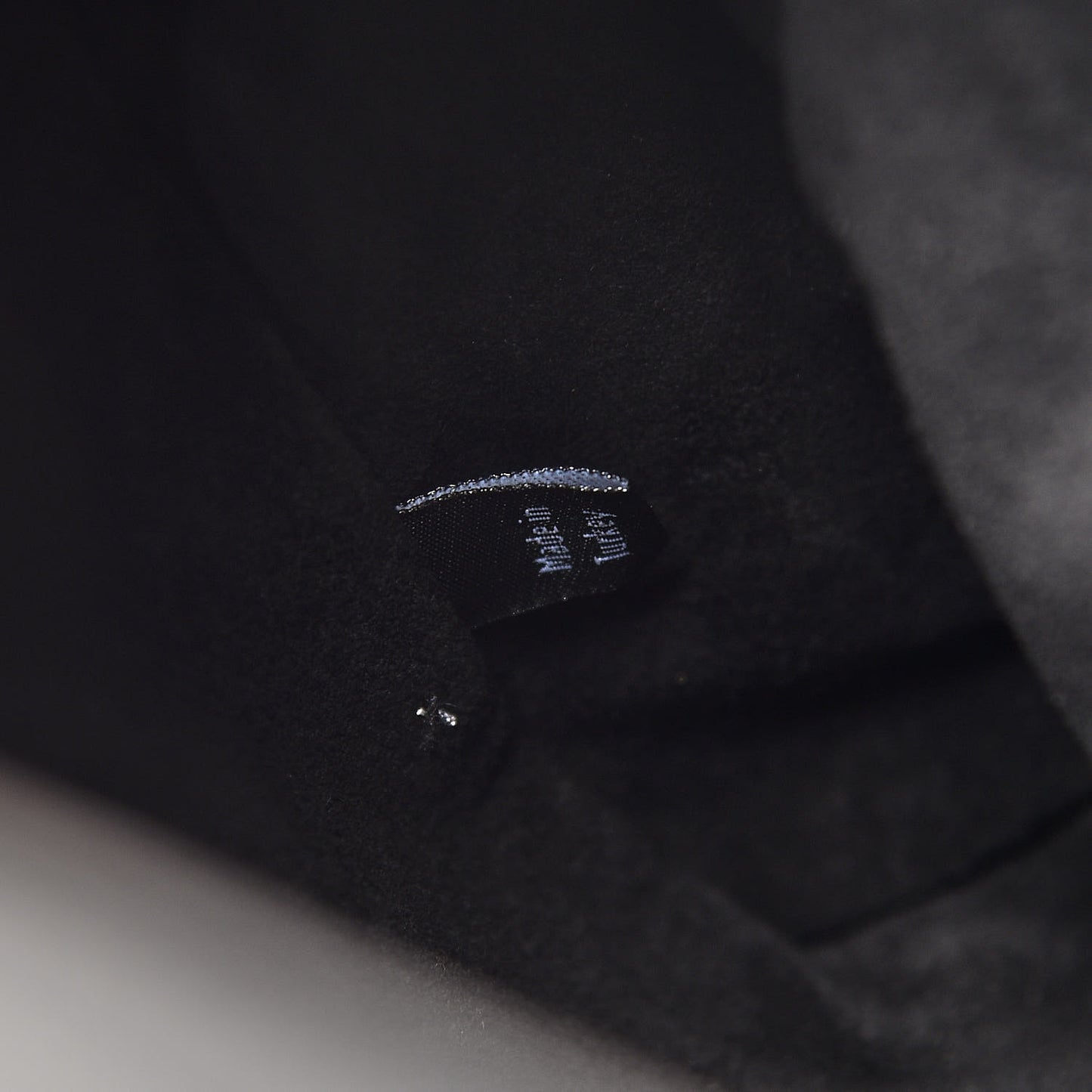 Glossy Goatskin Medium Lily Black