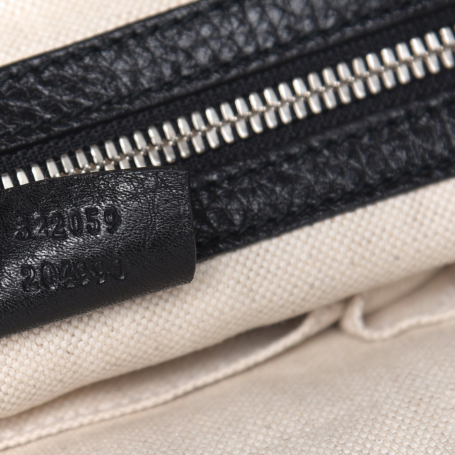 Gucci Pebbled Calfskin Medium Soho Messenger Bag Black 7 of 10