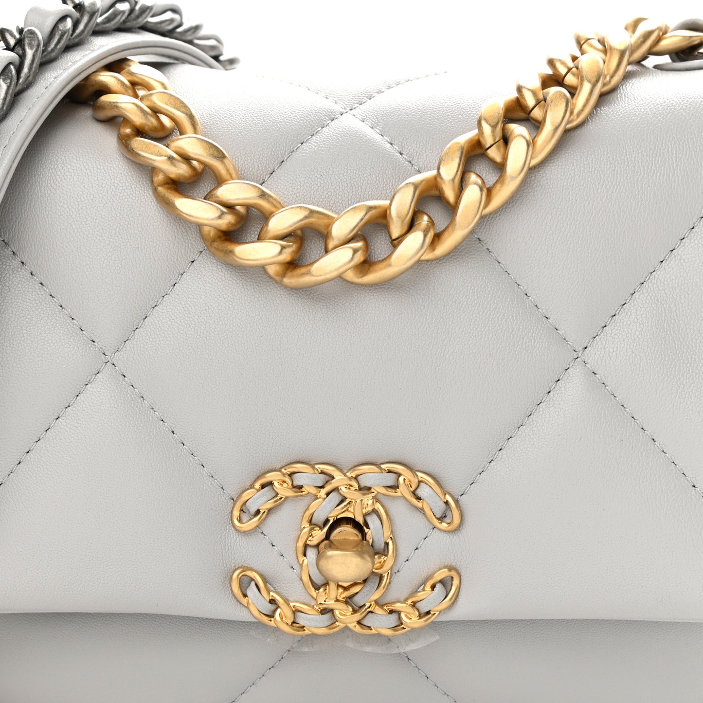 Lambskin Quilted Medium Chanel 19 Flap Grey