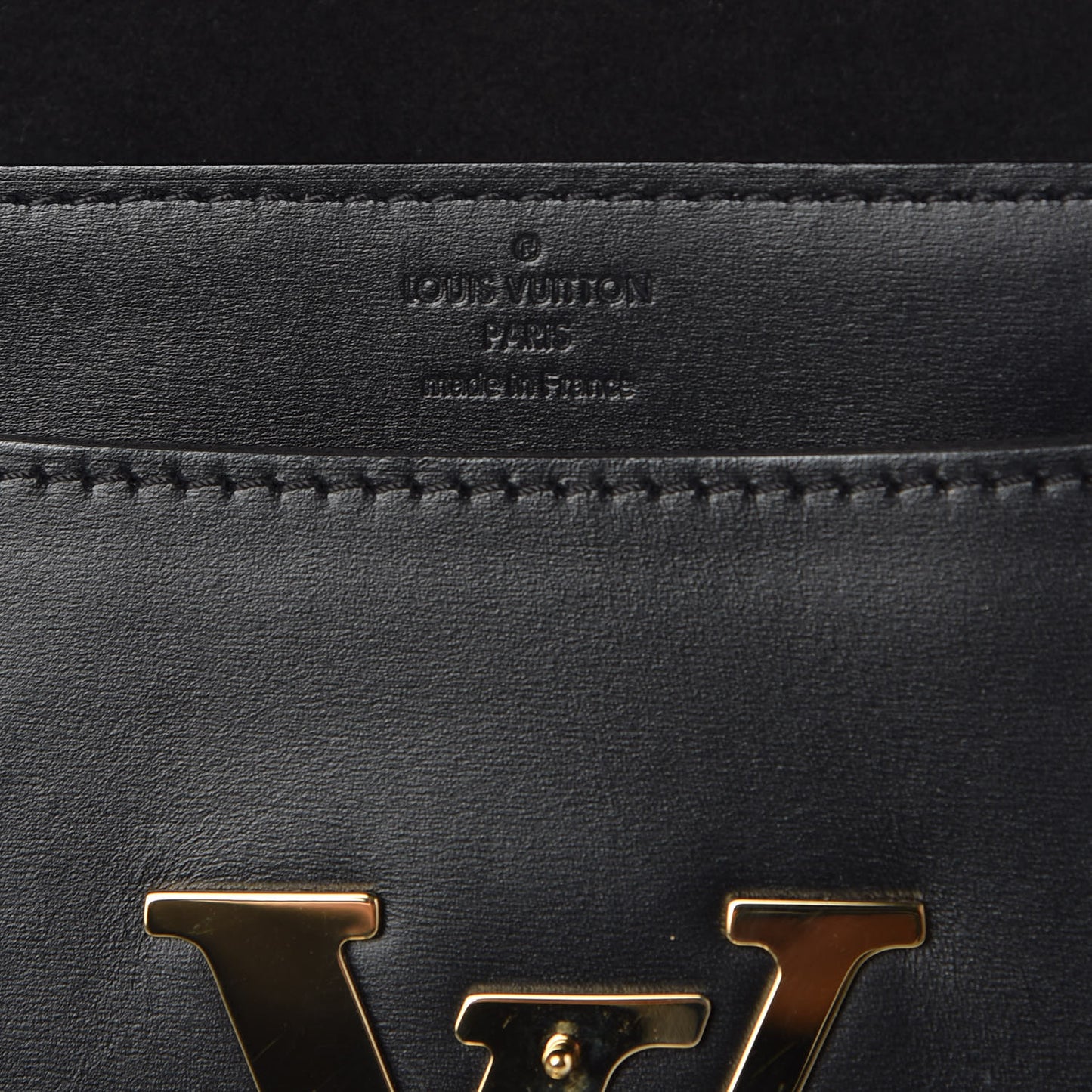 Calfskin Chain Louise GM Black