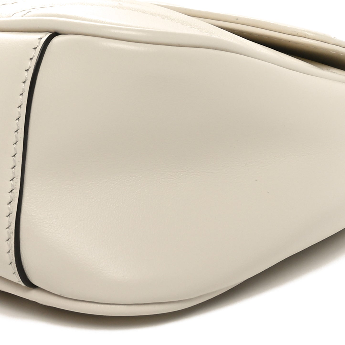 Calfskin Matelasse Small GG Marmont Shoulder Bag  White