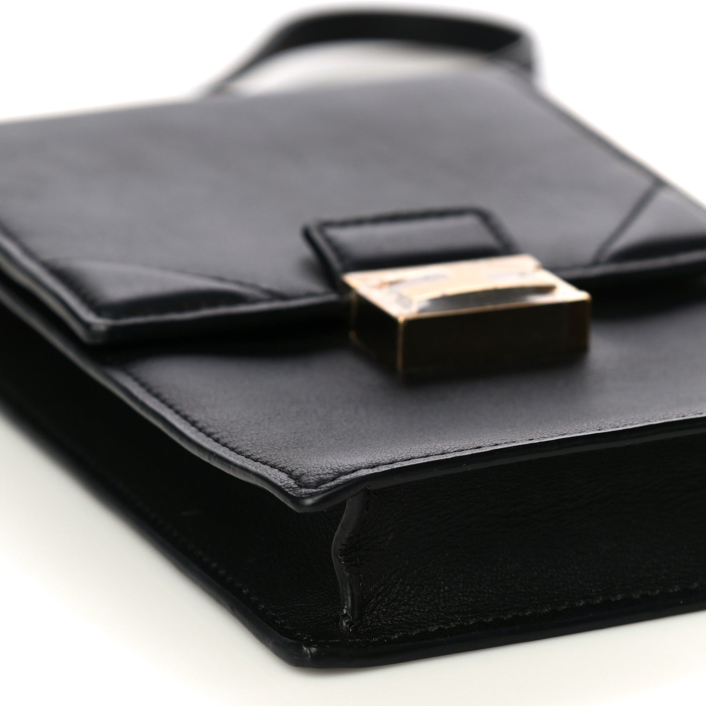 Vitello Grace Matte Kan U Vertical Wallet On Chain Black