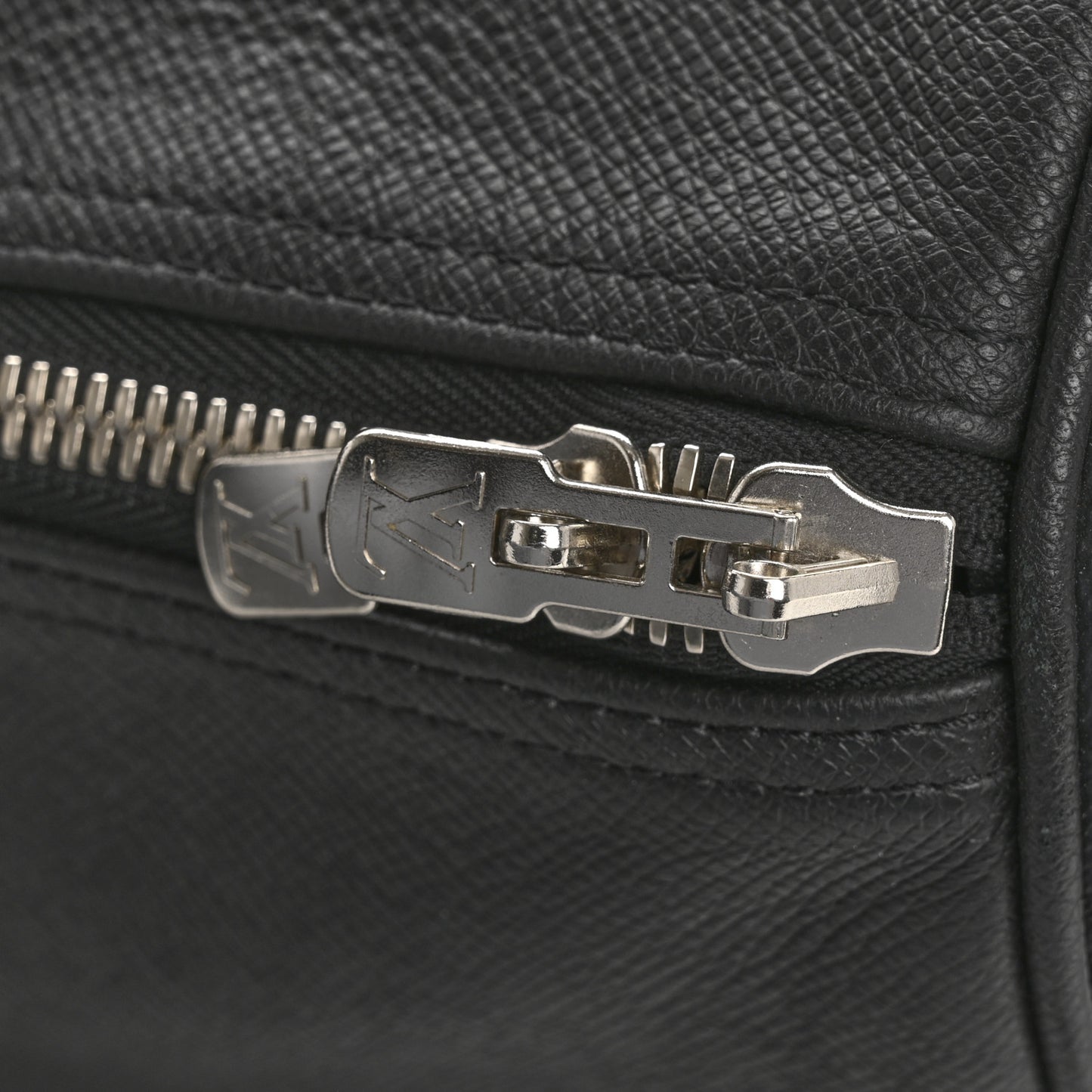 Taiga Monogram Eclipse Keepall Bandouliere 50 Black