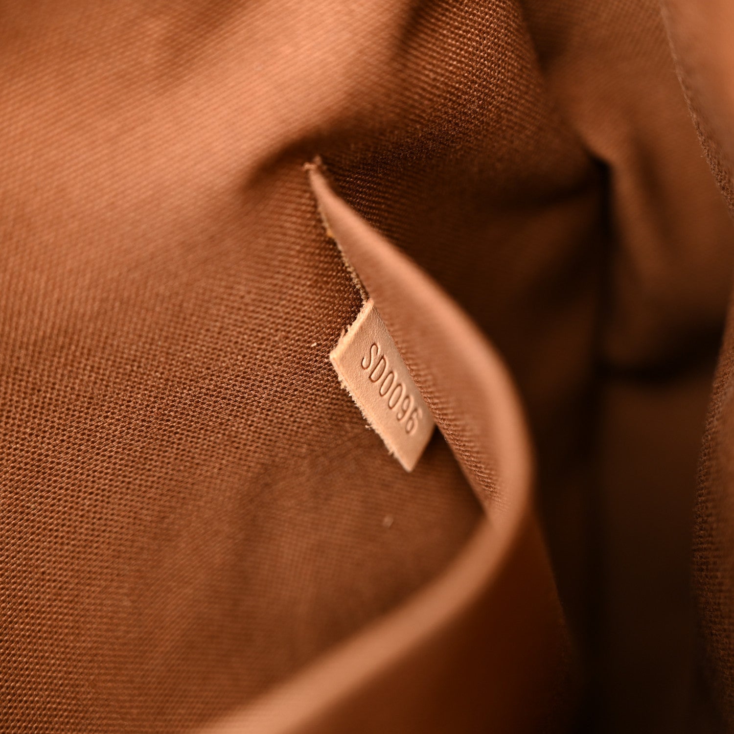 Louis Vuitton Monogram Tulum GM 7 of 16