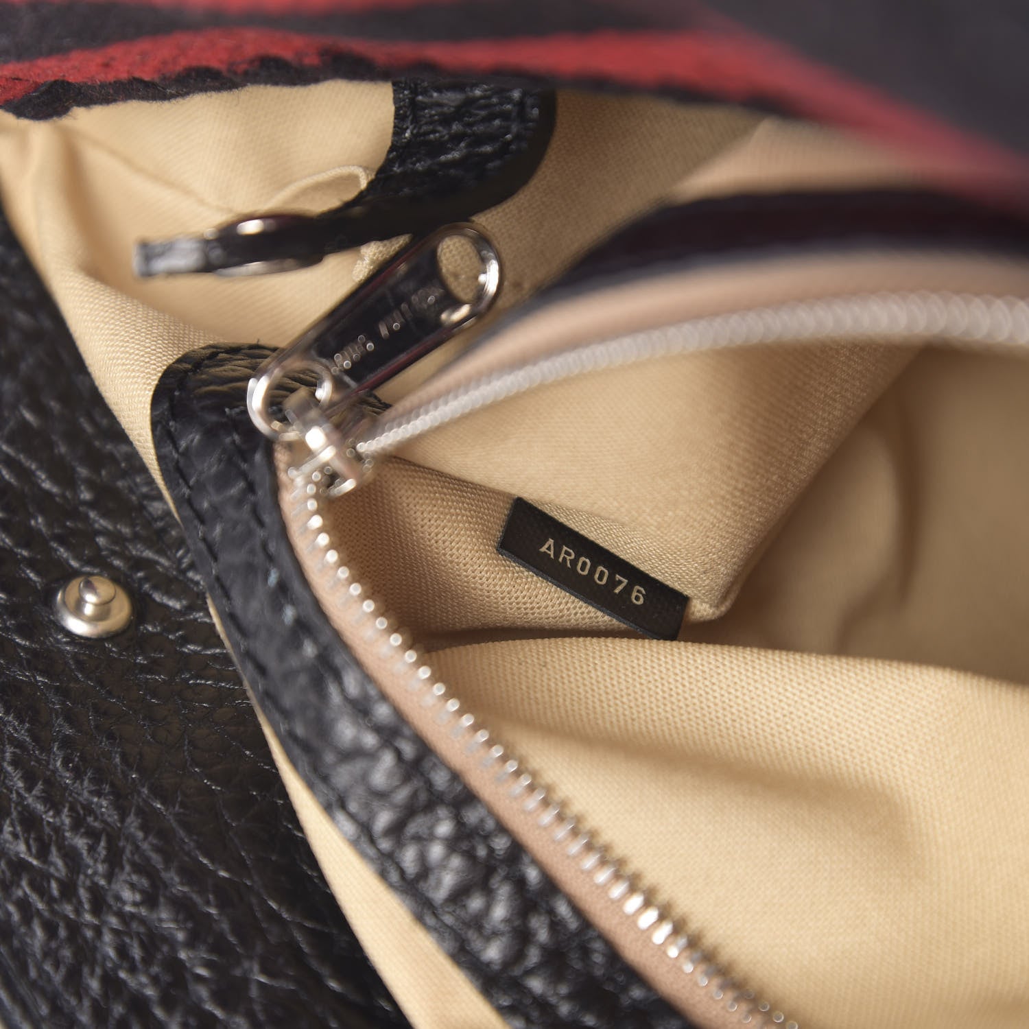 Louis Vuitton Vail Blanket Cabas 8 of 15