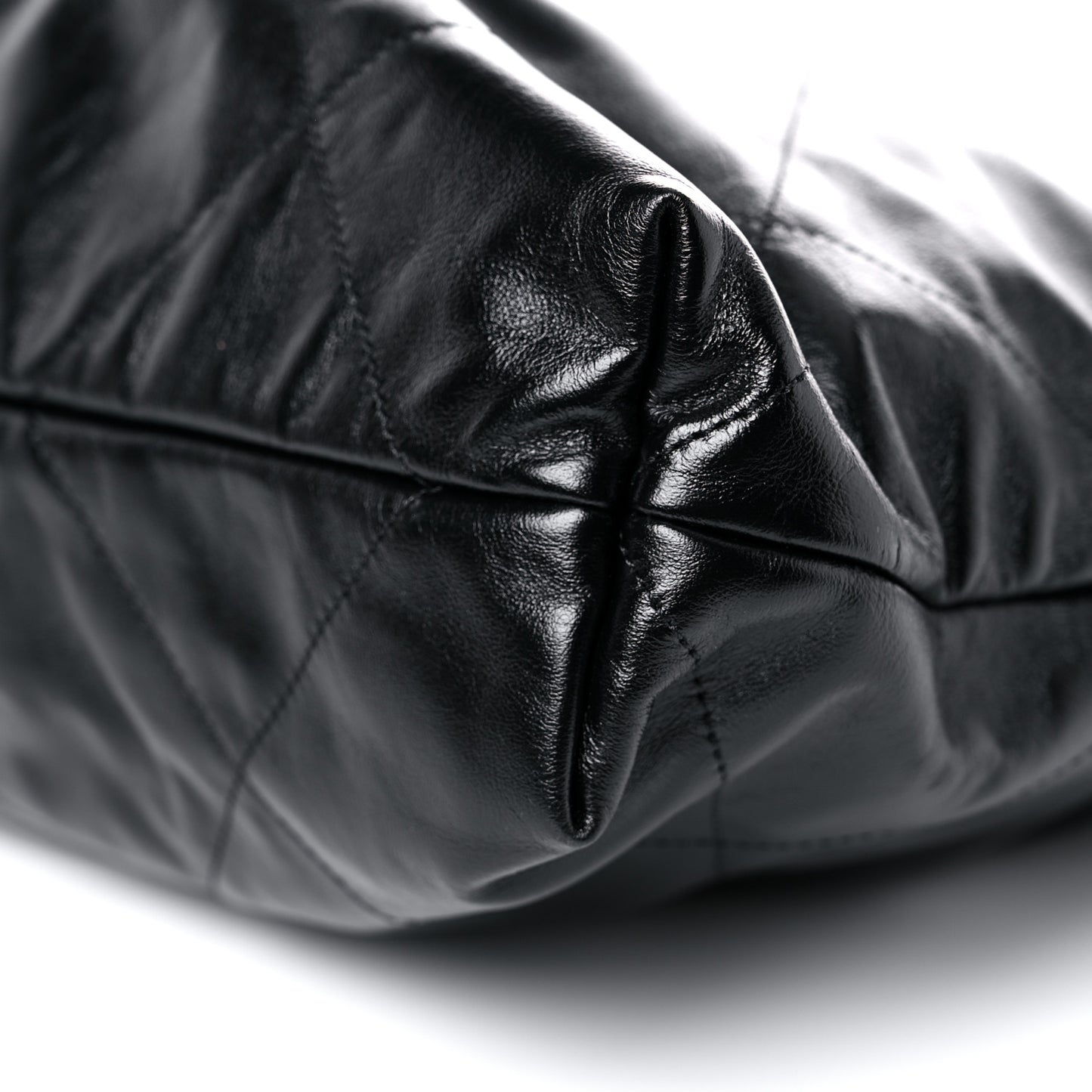 Shiny Calfskin Quilted Chanel 22 Black
