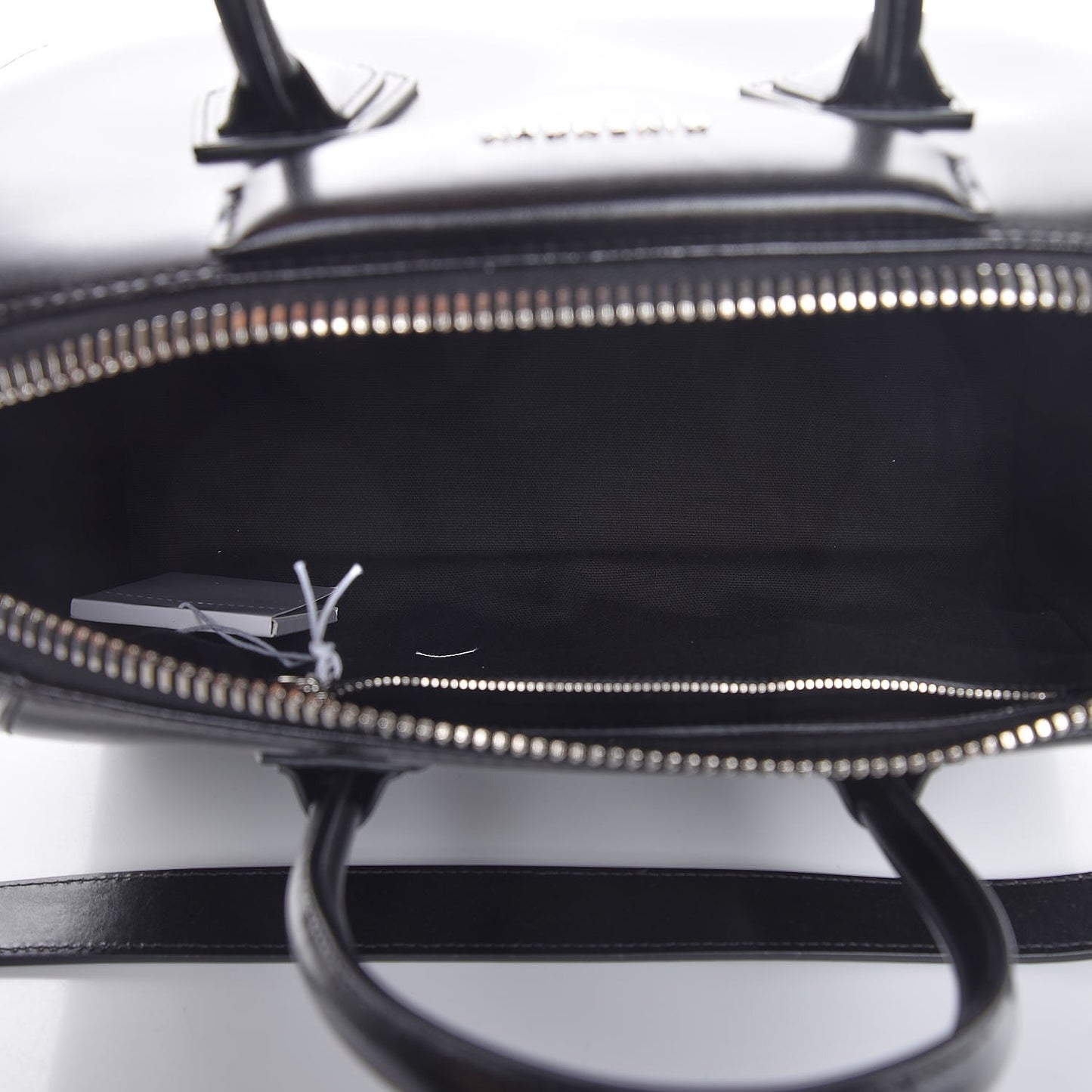 Shiny Lord Calfskin Medium Antigona Black