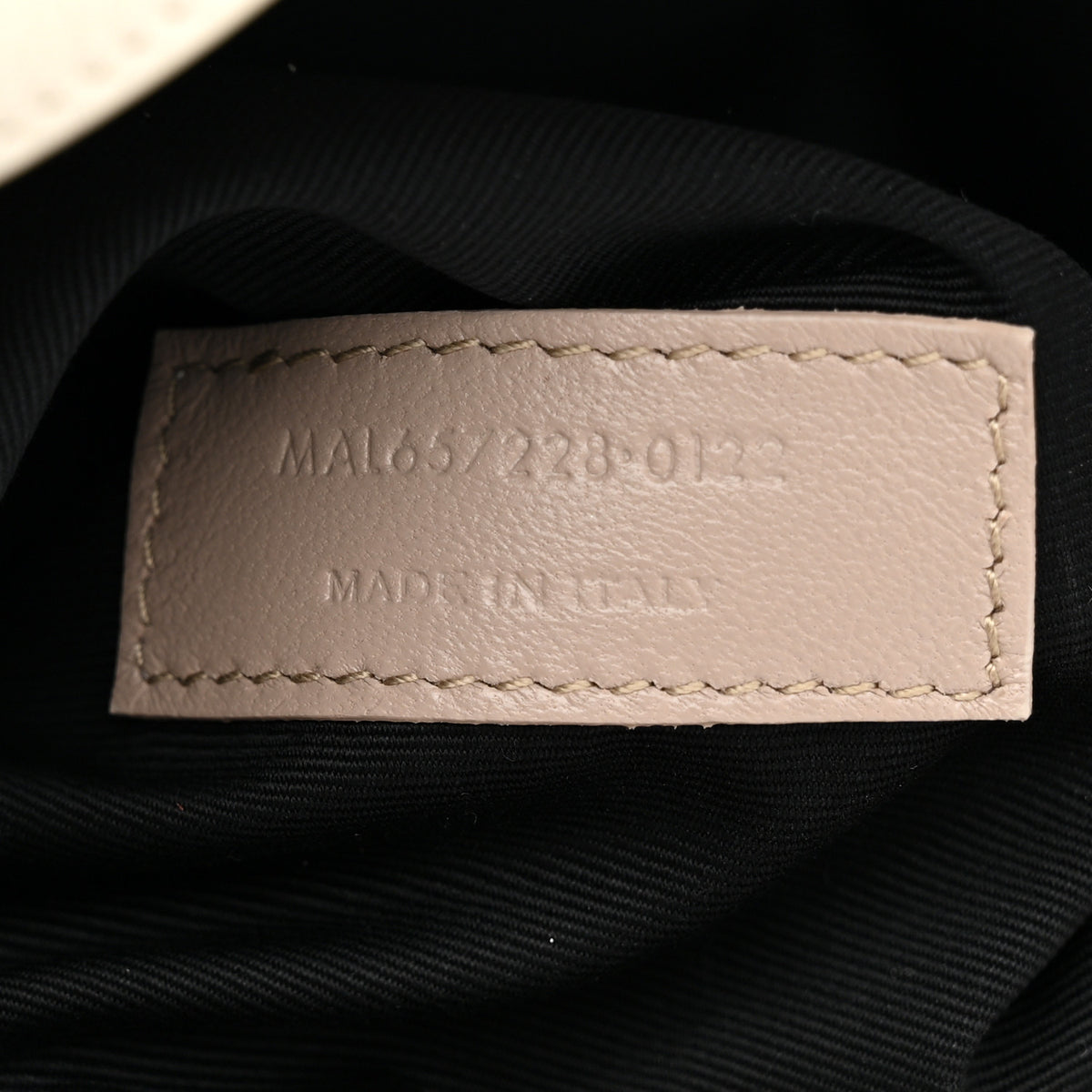 Smooth Calfskin Le 5 A 7 Hobo Crema Soft