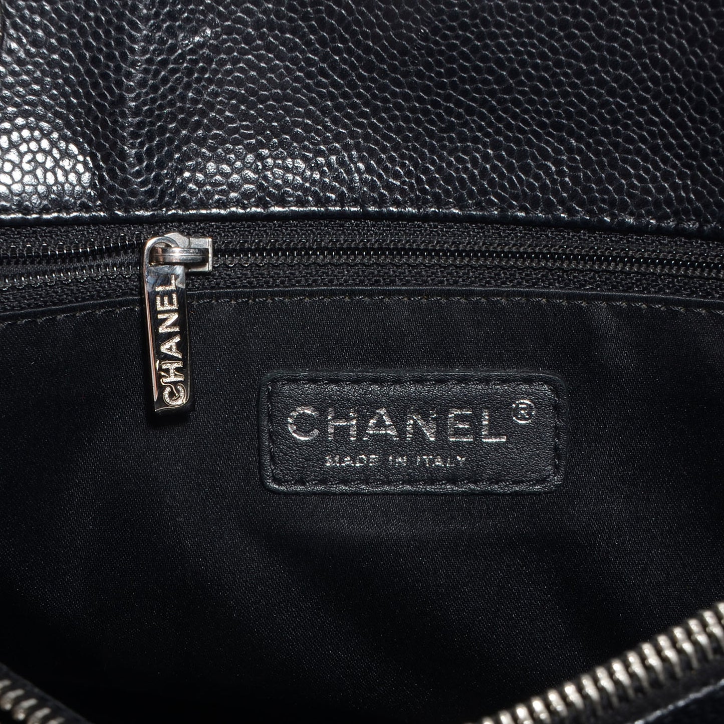 Caviar Grand Shopping Tote GST Black