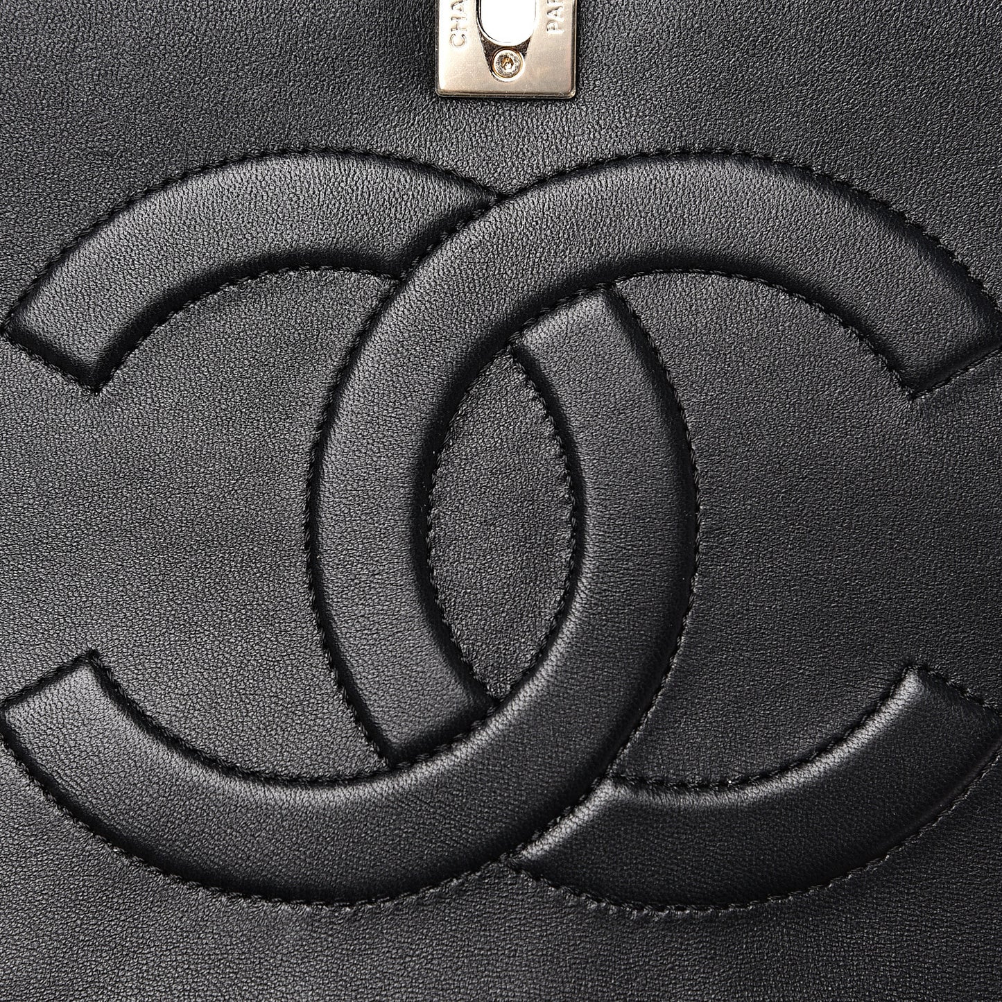 Lambskin Chevron Quilted Flap Black