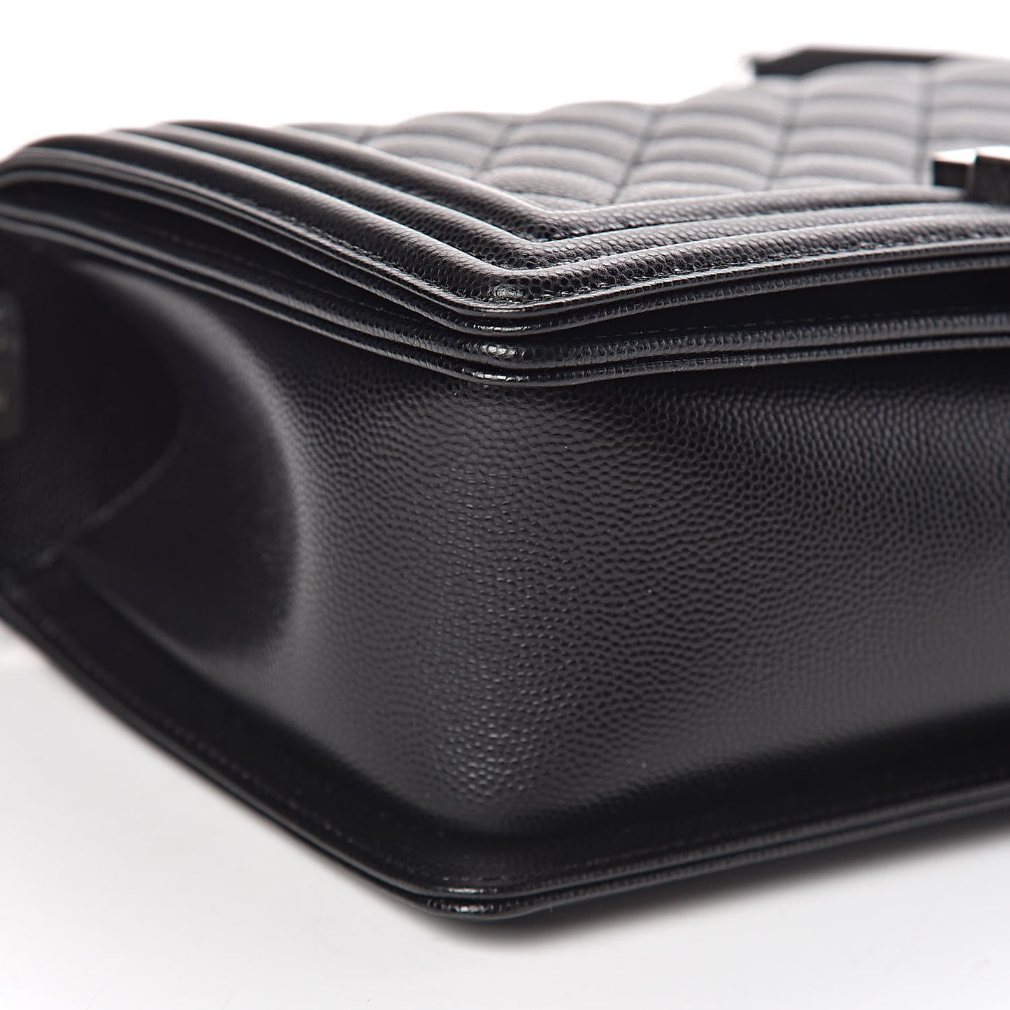 Caviar Quilted Medium Boy Flap Black