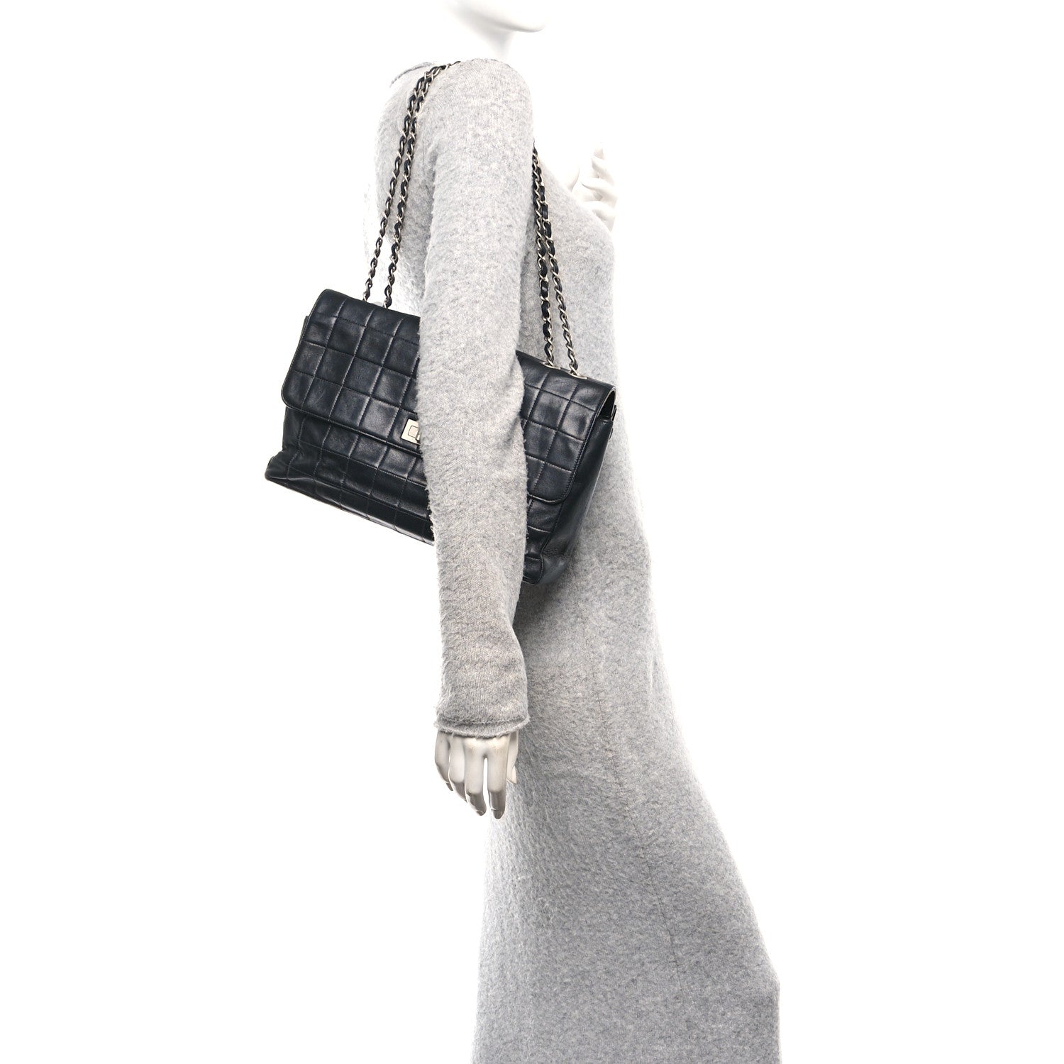 Chanel Lambskin Reissue Chocolate Bar Flap Black 2 of 15