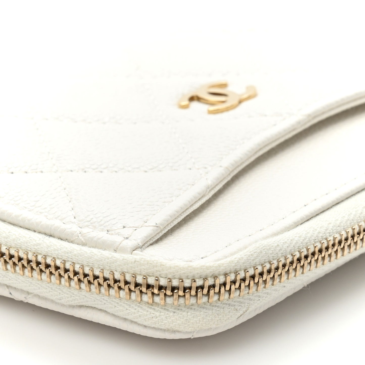 Caviar Quilted CC Zip Around Card Holder White