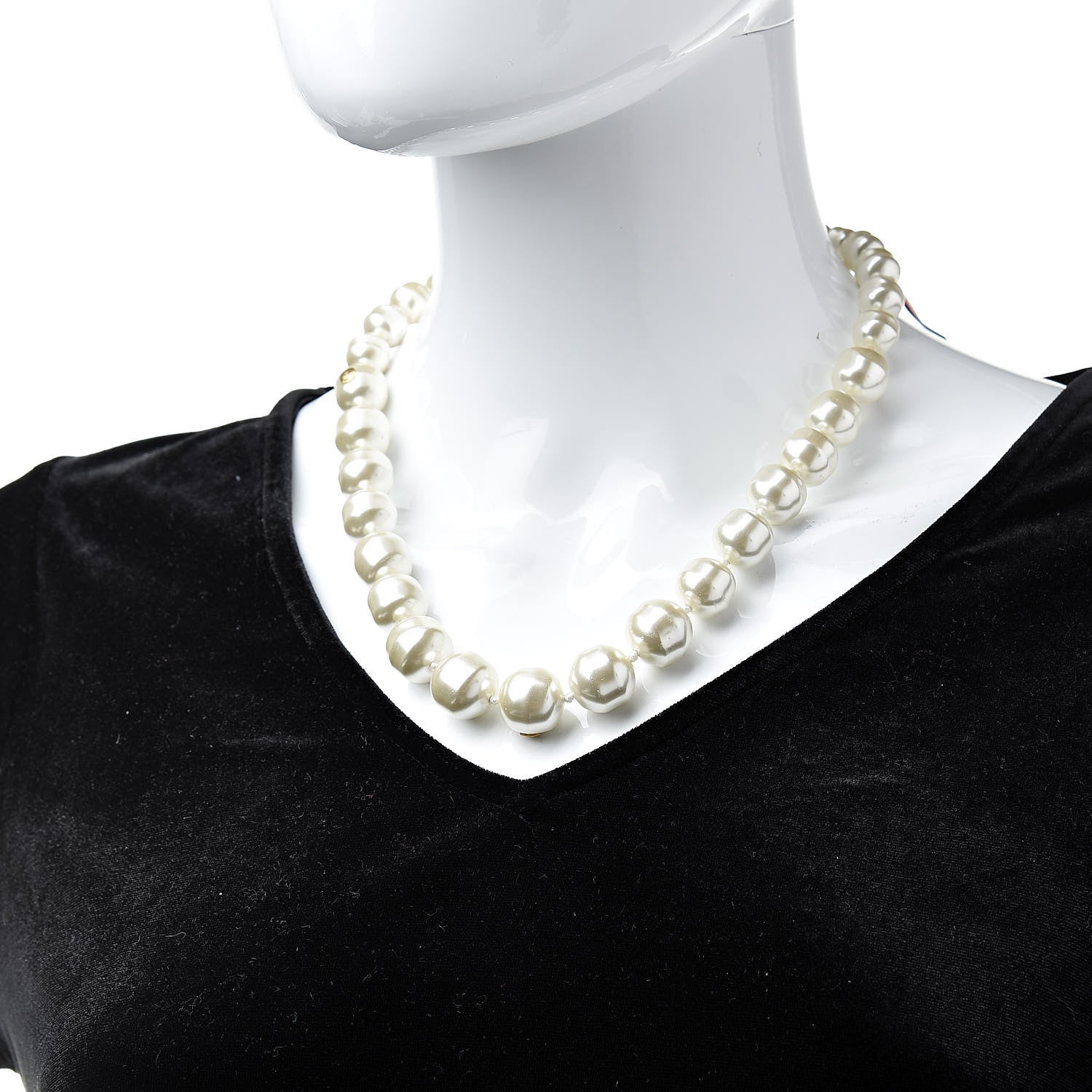 Gucci Pearl GG Sylvie Necklace 2 of 6