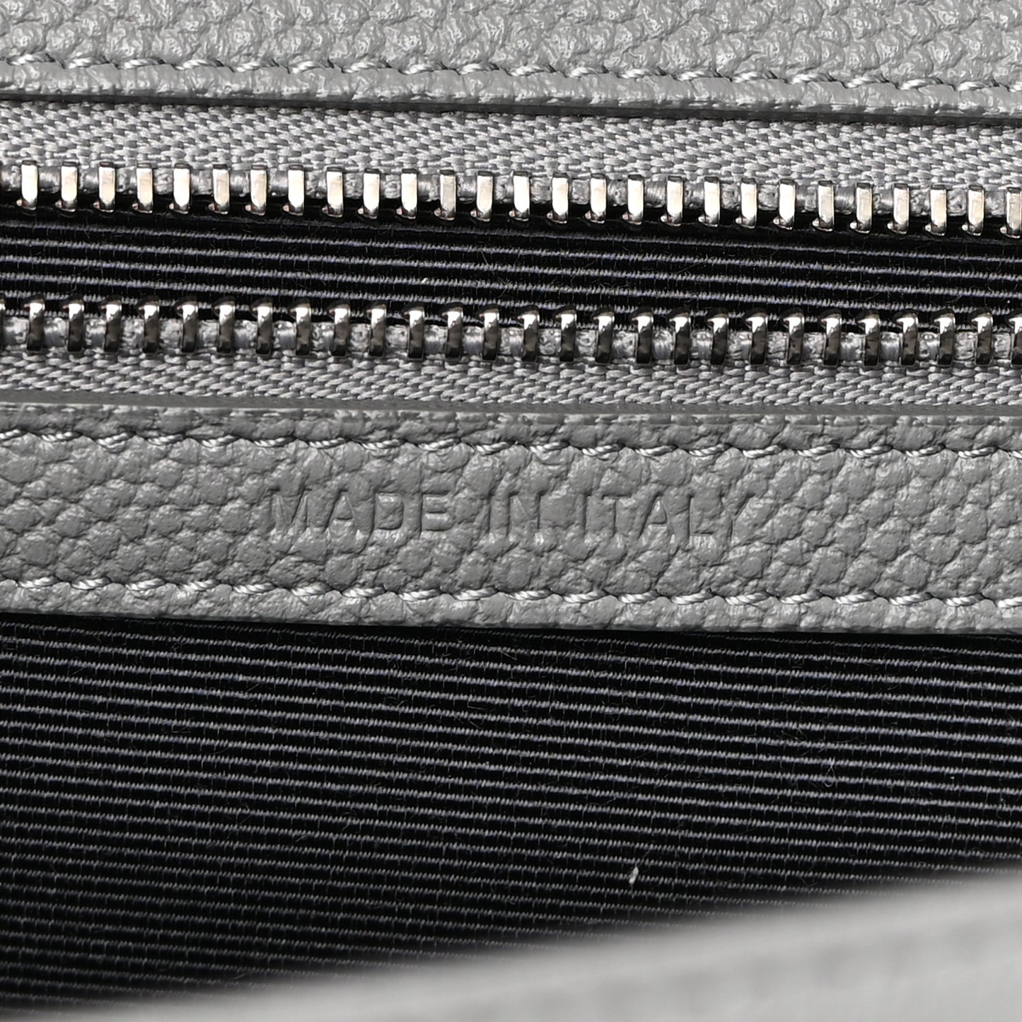 Grained Calfskin Medium Diorama Flap Bag Gris