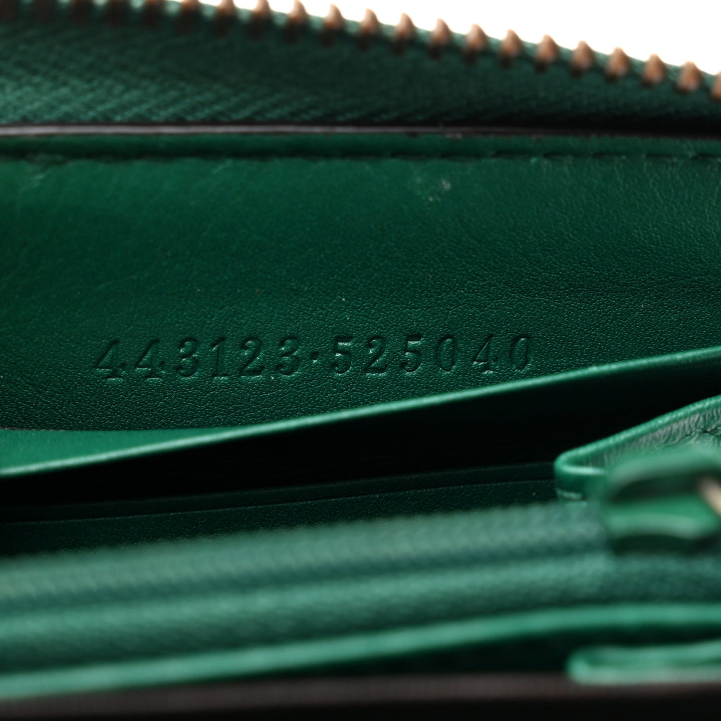 Calfskin Matelasse GG Marmont Zip Around Wallet Emerald Green