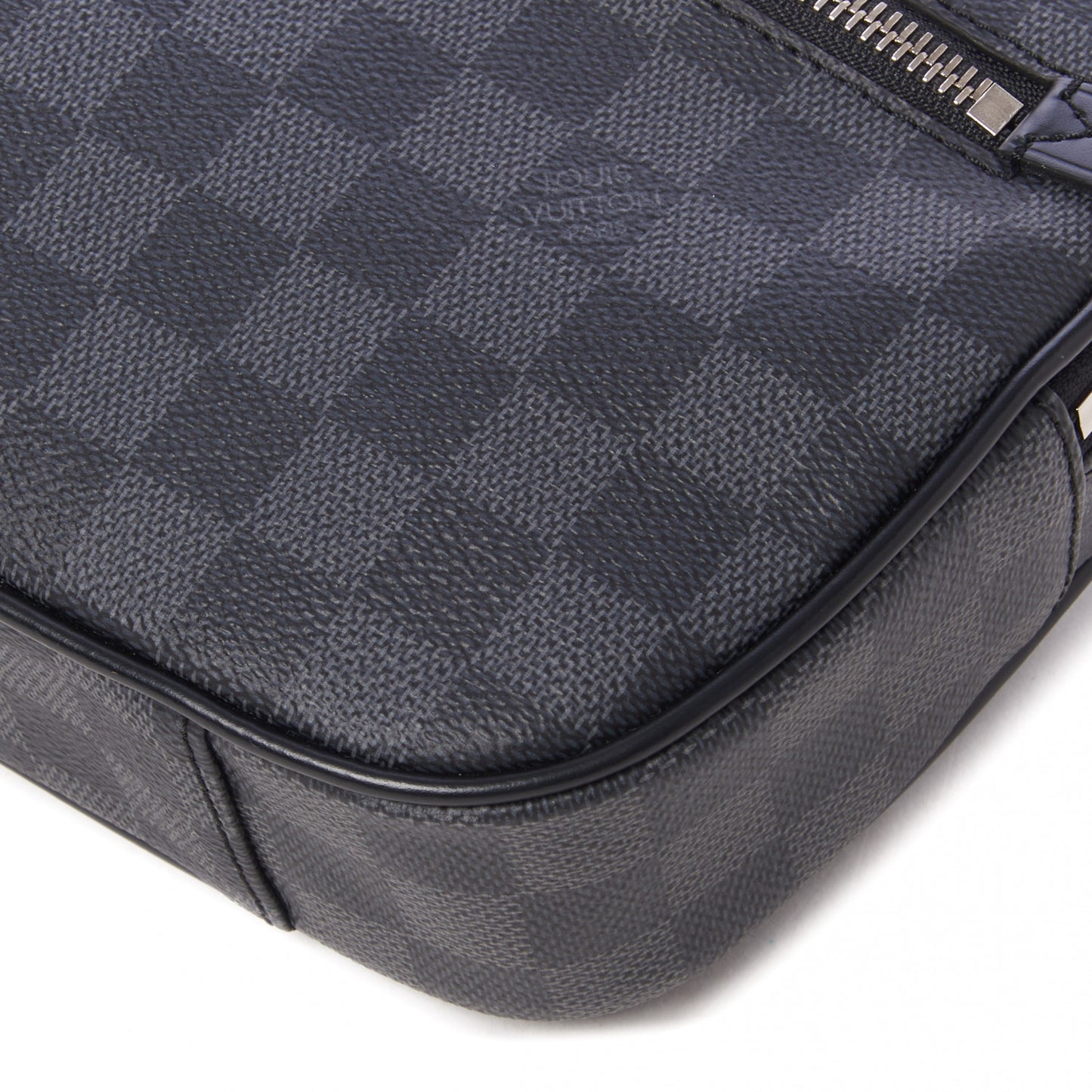 Damier Graphite Ambler