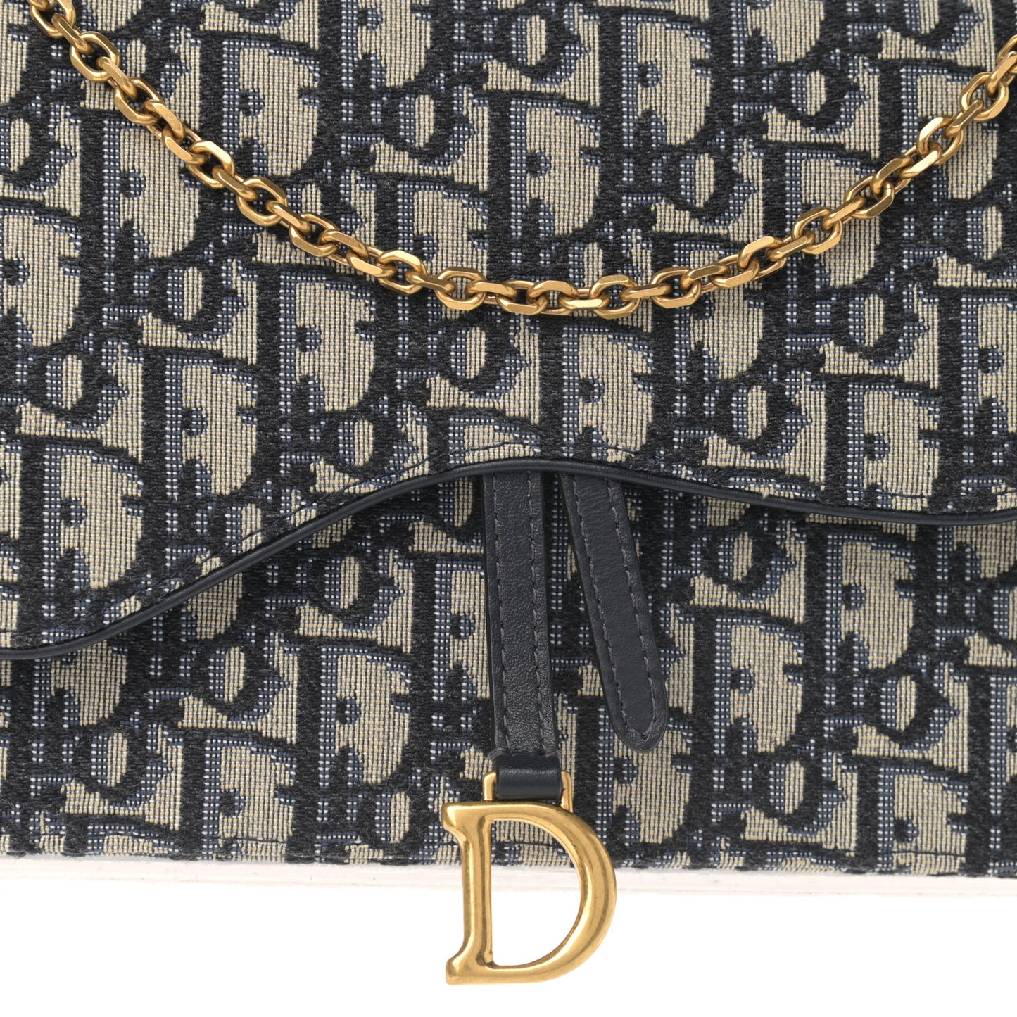 Oblique Saddle Chain Pouch Blue