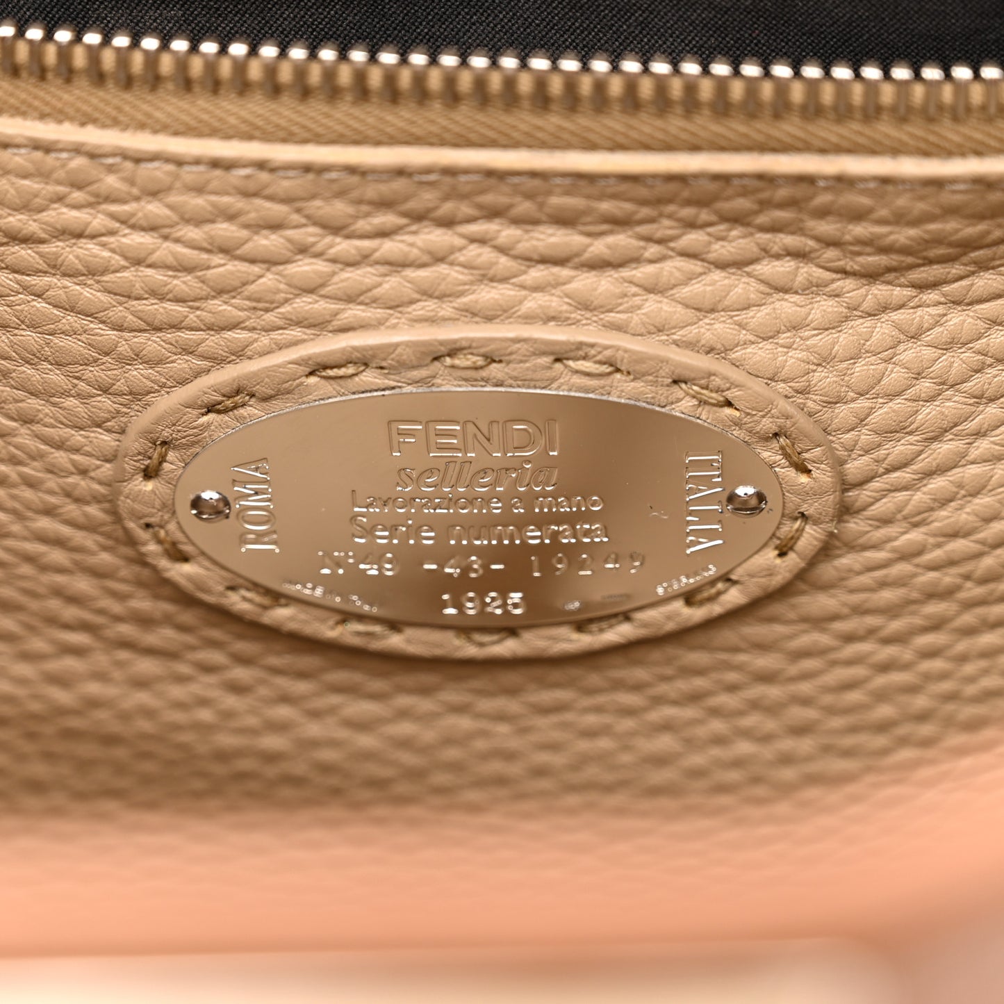 Cuoio Romano Selleria Bi-Color Large Peekaboo Iconic Satchel Mou Deserto