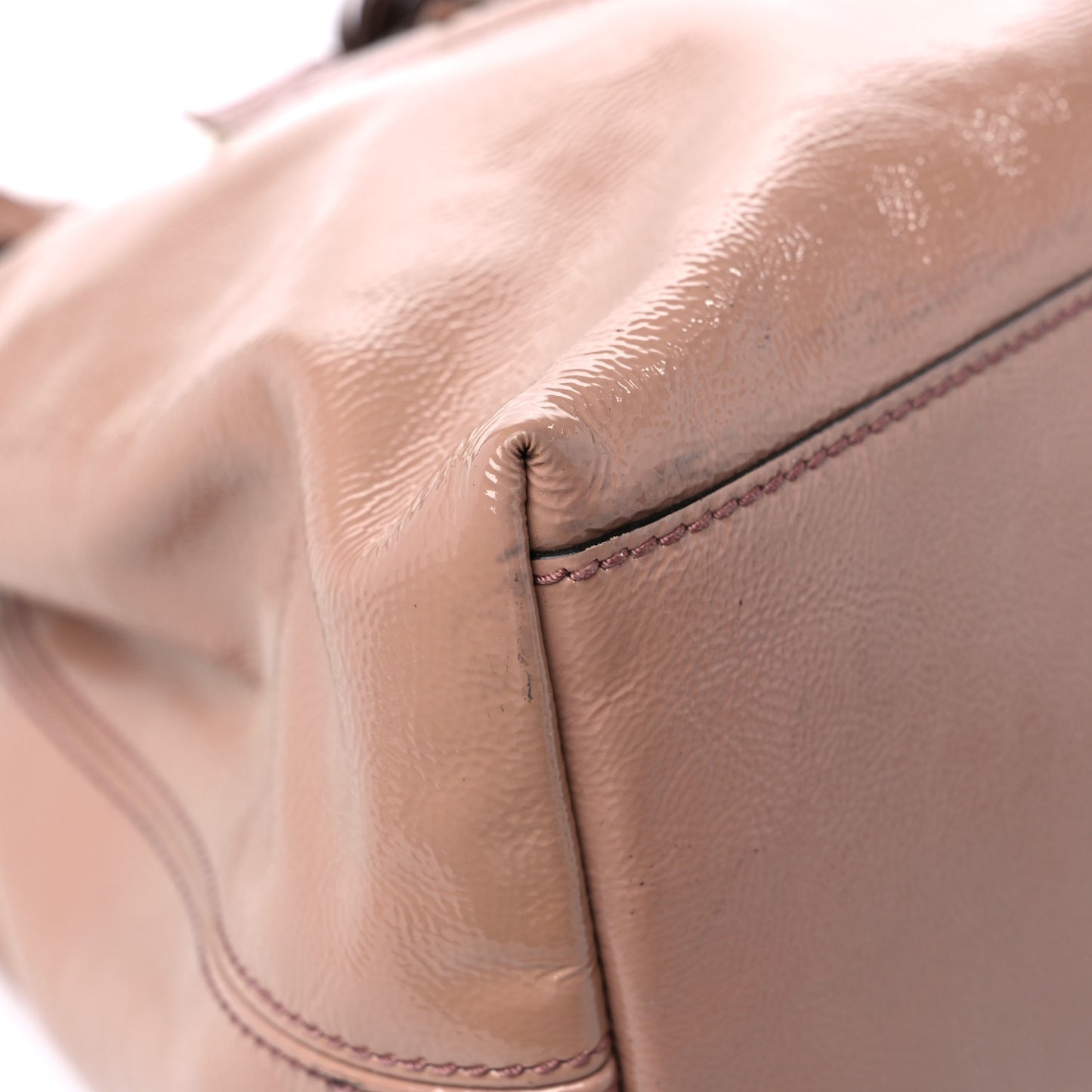 Patent Medium Soho Chain Shoulder Bag Dark Cipria