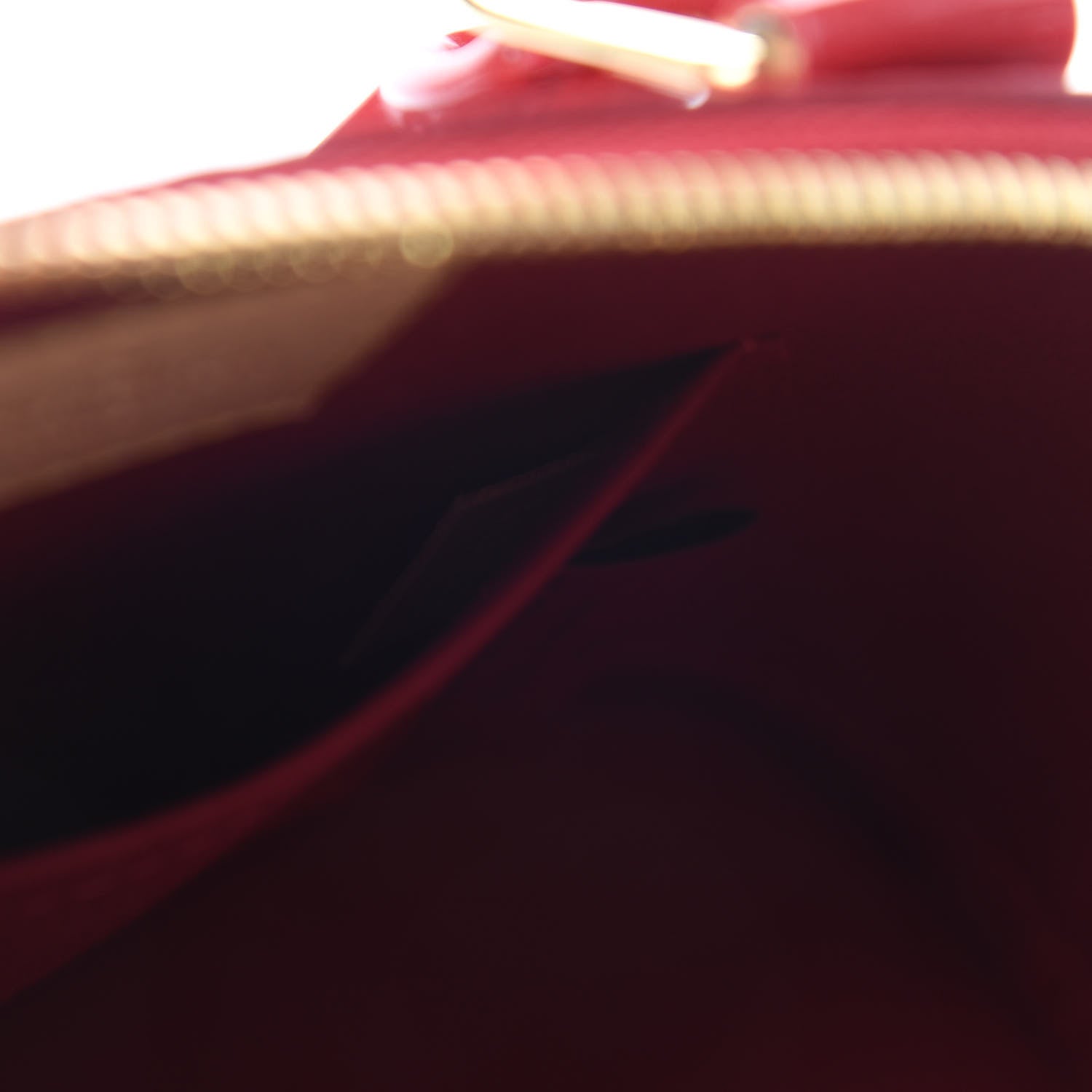 Louis Vuitton Vernis Alma BB Pomme D'Amour 9 of 15