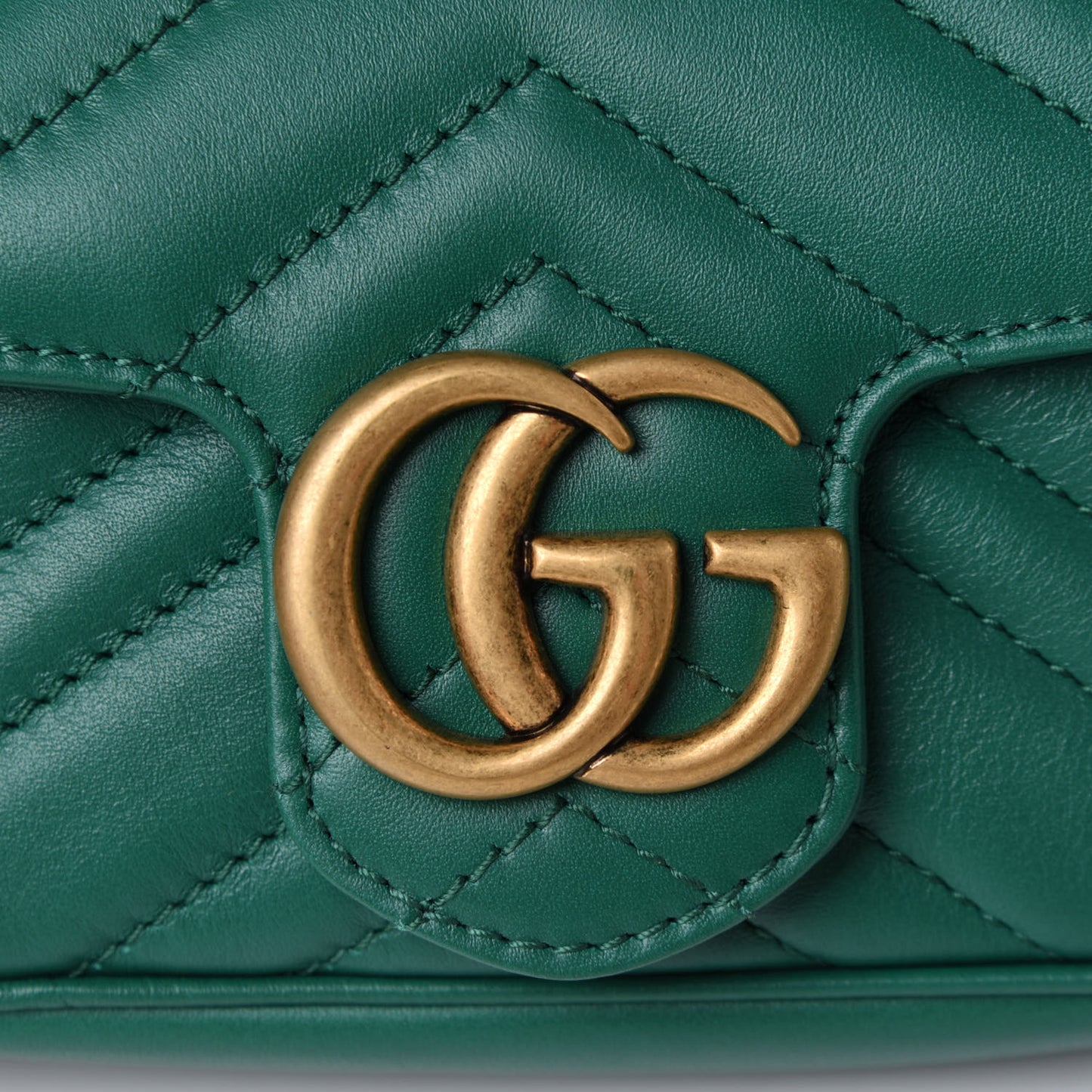 Calfskin Matelasse Super Mini GG Marmont Shoulder Bag Emerald Green