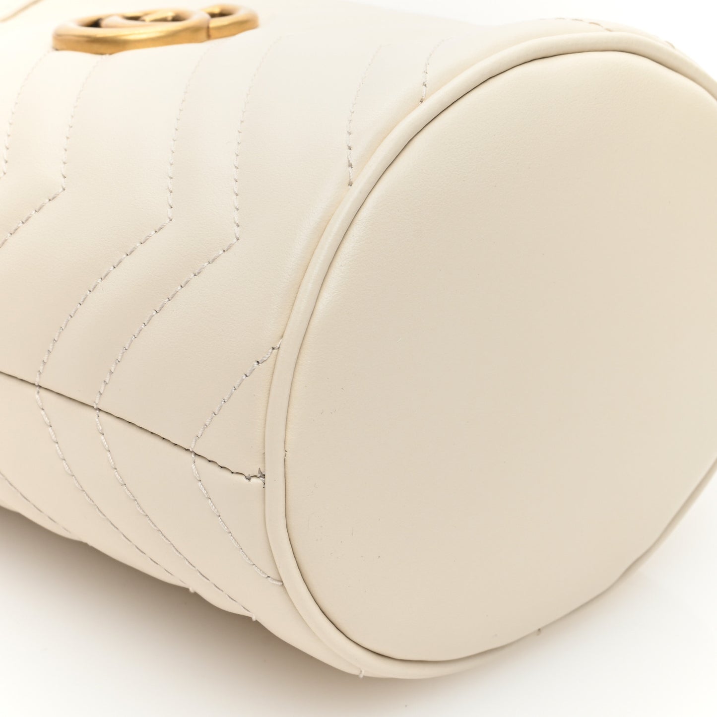 Calfskin Matelasse Mini GG Marmont 2.0 Bucket Bag White