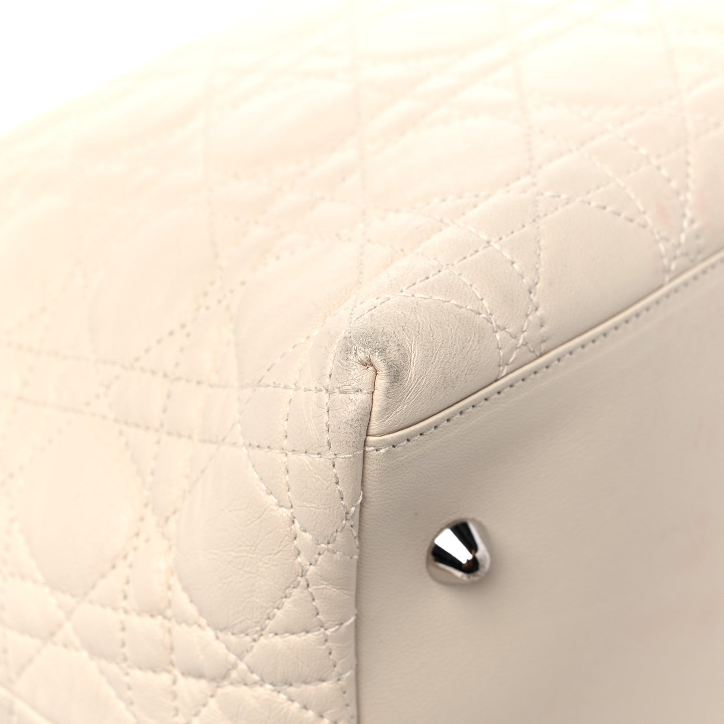 Lambskin Cannage Medium Soft Lady Dior Beige