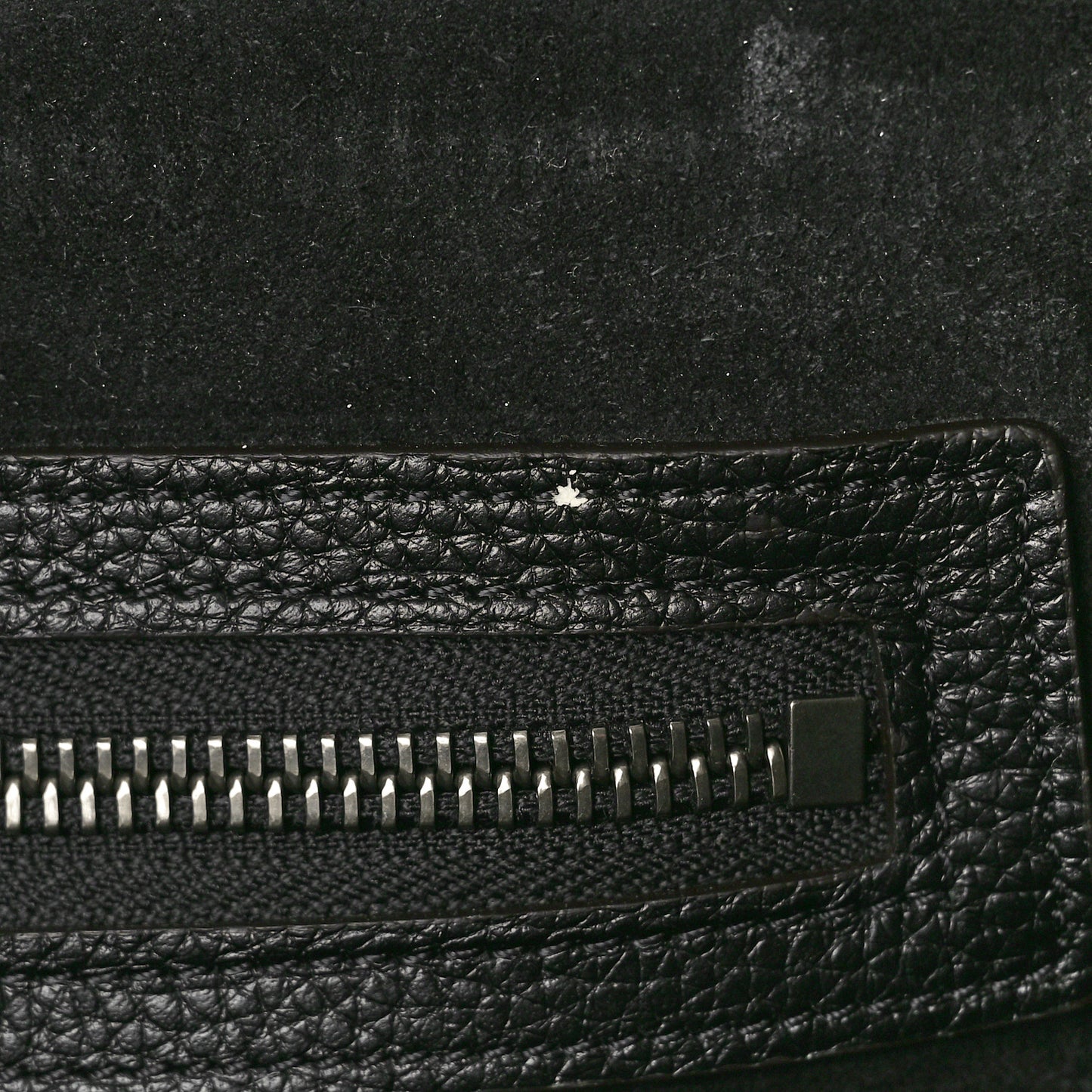 Smooth Calfskin Medium Phantom Luggage Black