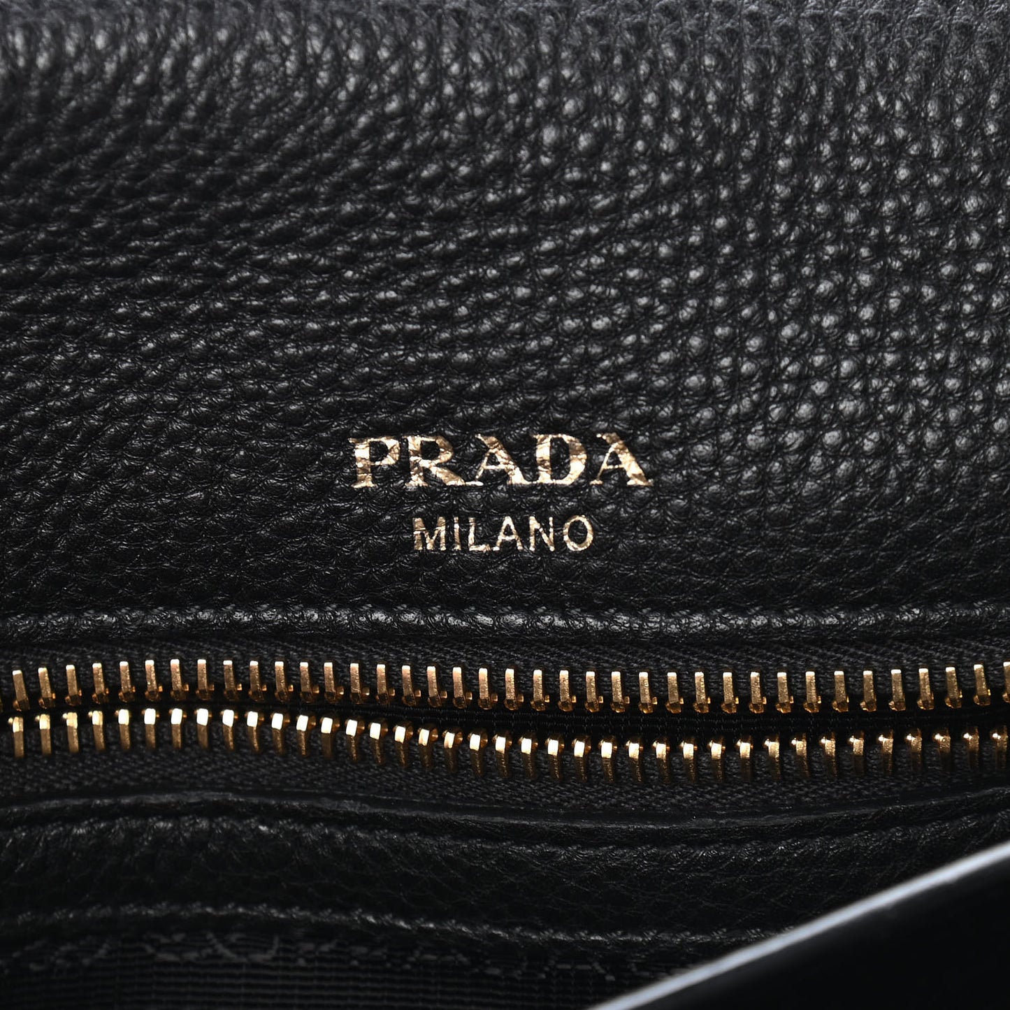 Vitello Daino Crossbody Flap Black