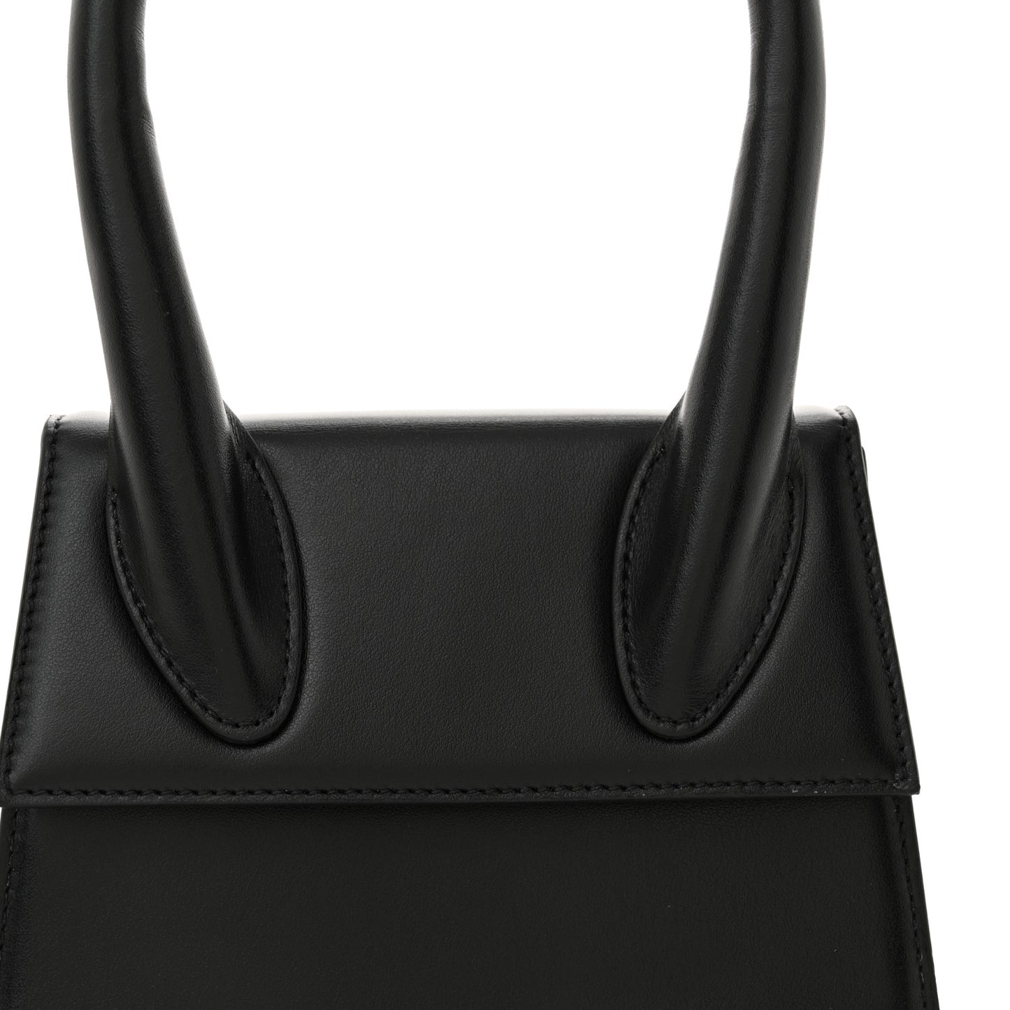 Smooth Calfskin Le Chiquito Moyen Black