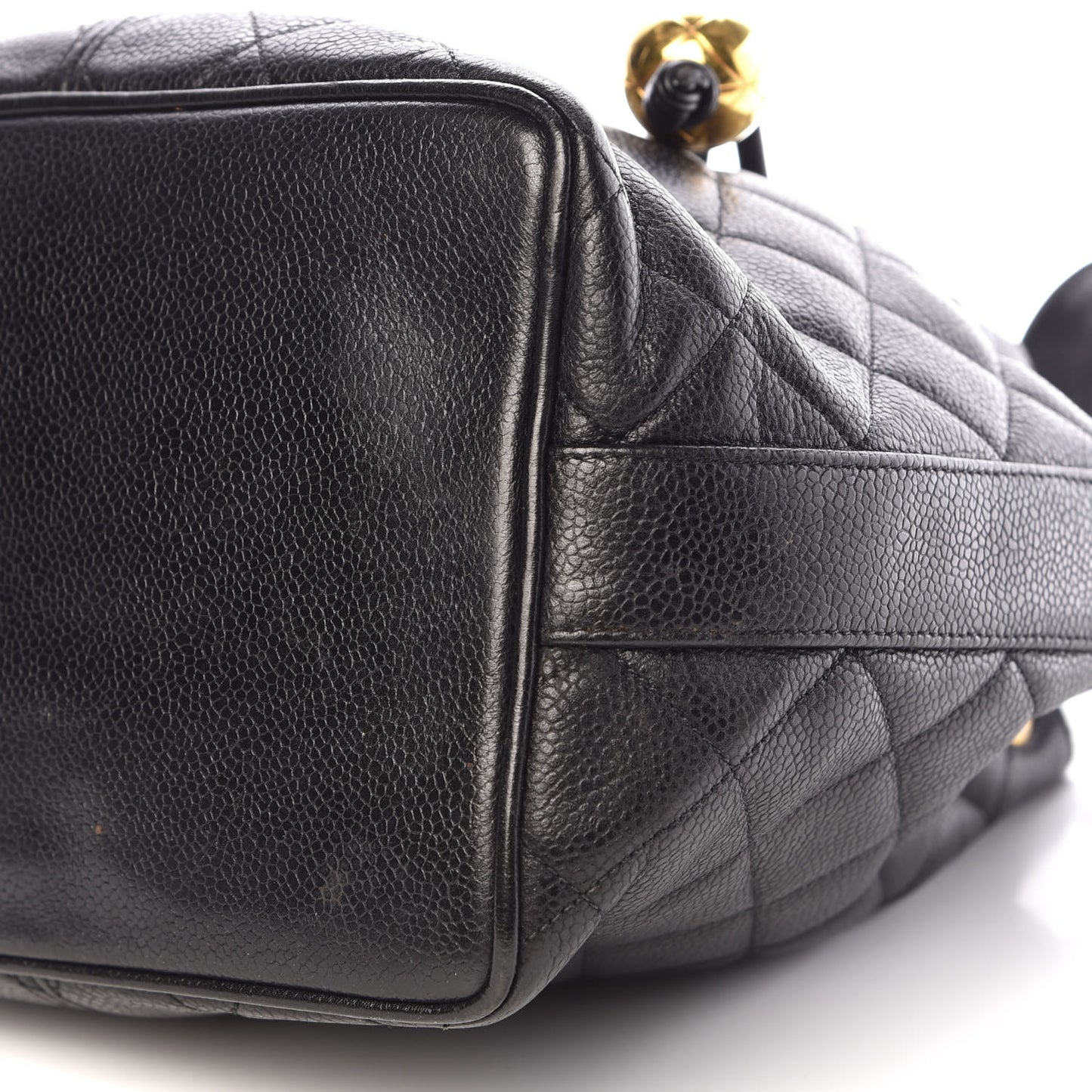 Caviar Quilted Drawstring Shoulder Bag Black