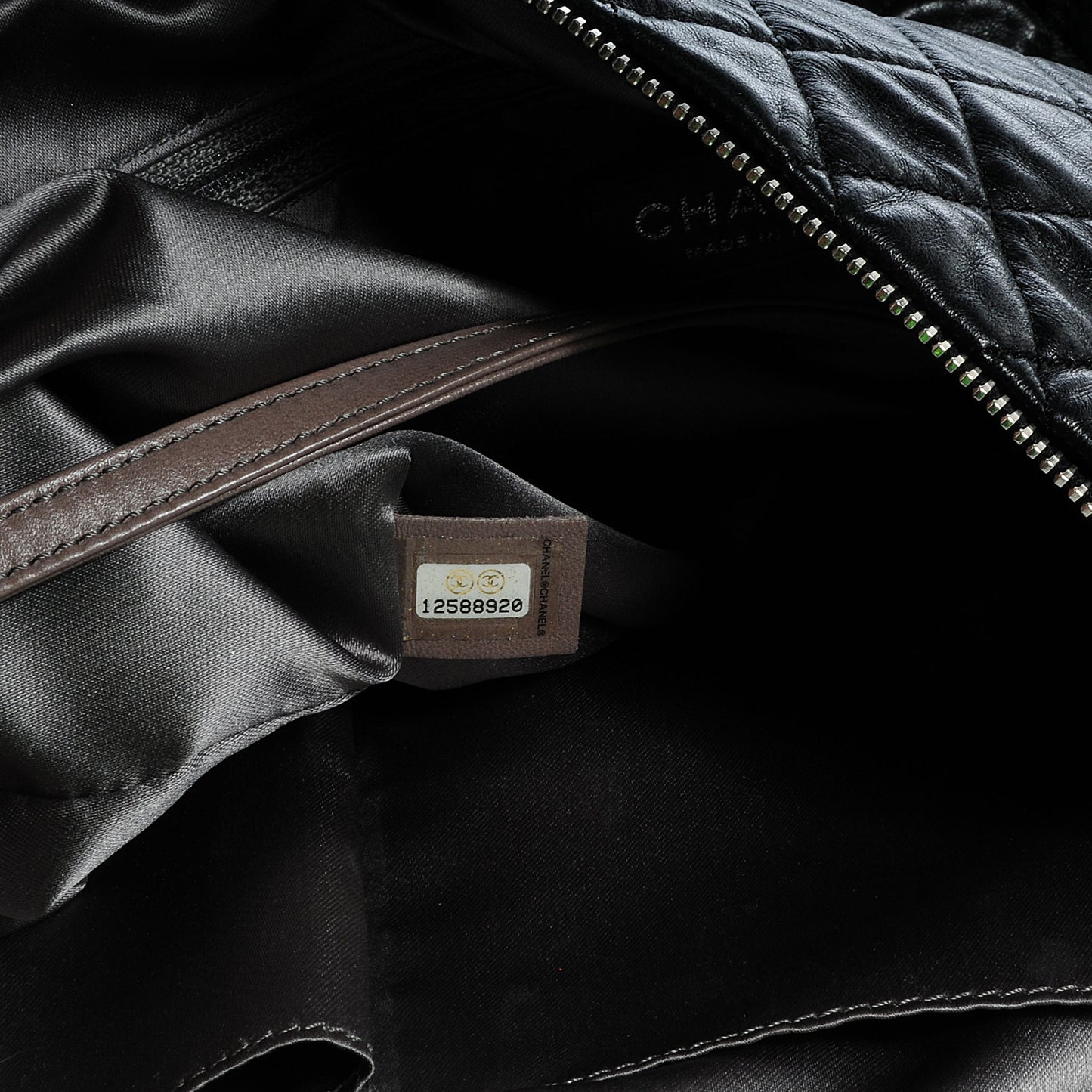 Lambskin Large Chain Mail Hobo Black