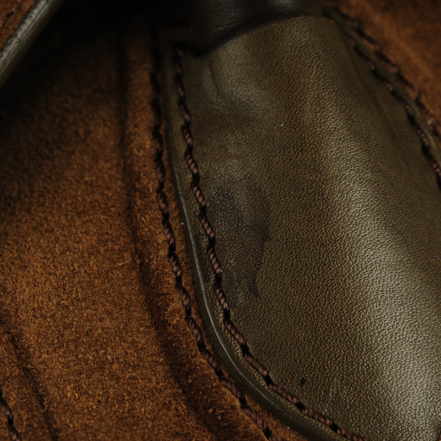 Suede Large Phantom Luggage Olive