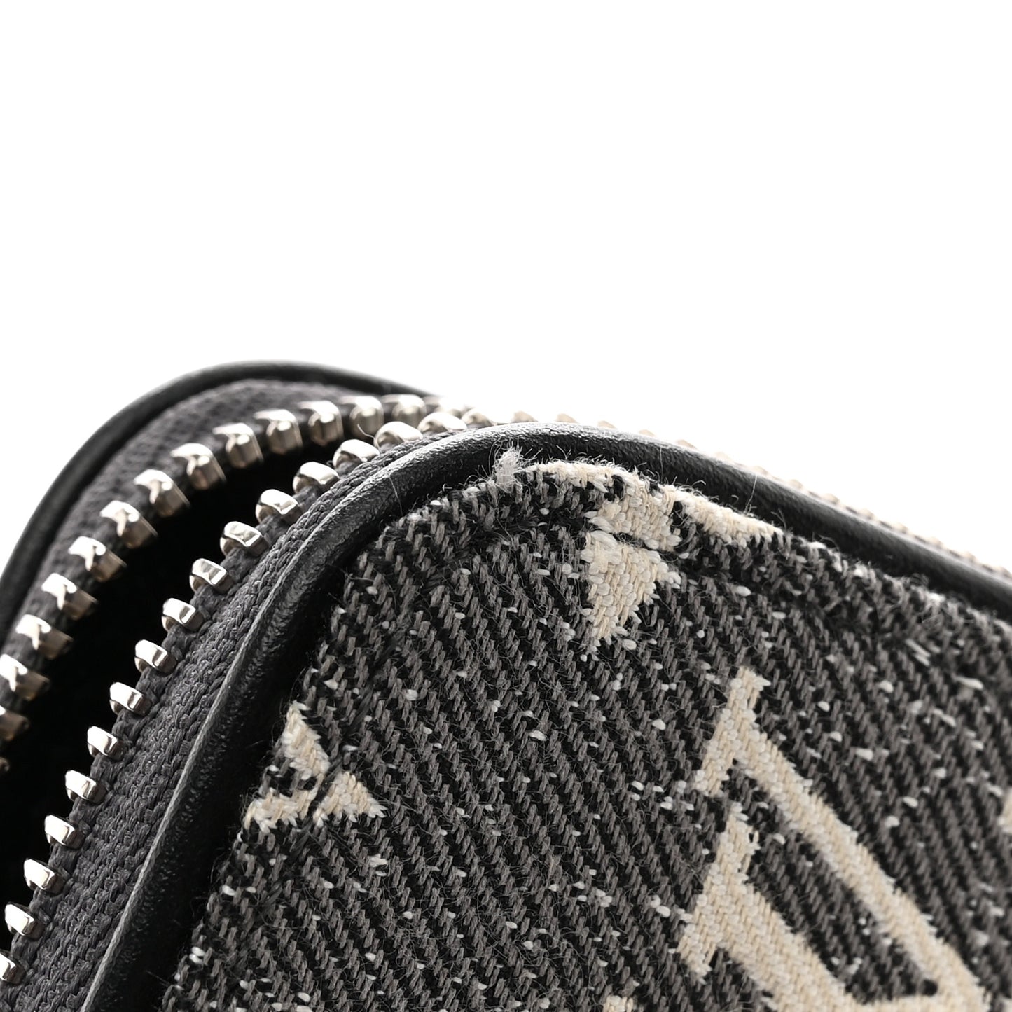 LOUIS VUITTON Denim Monogram Jacquard Zippy Wallet Grey