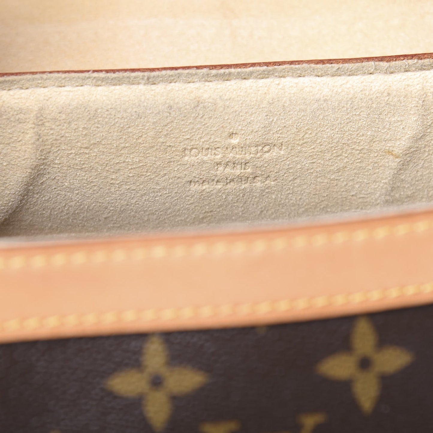 Monogram Beverly MM